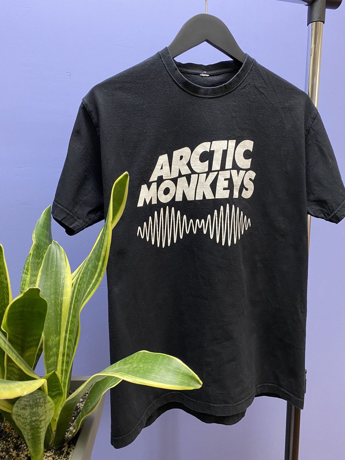 Band Tees Arctic Monkeys Logo Band T Shirt T Shirt Size US M / EU 48-50 / 2 - 3 Thumbnail