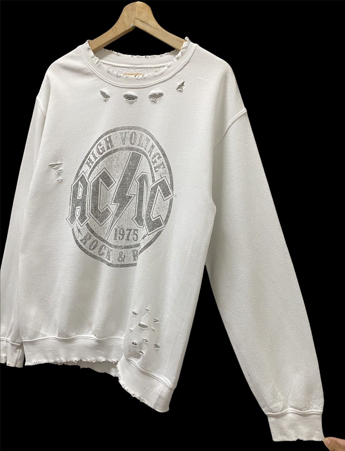 AC/DC 🔥VINTAGE ACDC HIGH VOLTAGE ROCK & ROLL SWEATSHIRT Size US S / EU 44-46 / 1 - 7 Thumbnail