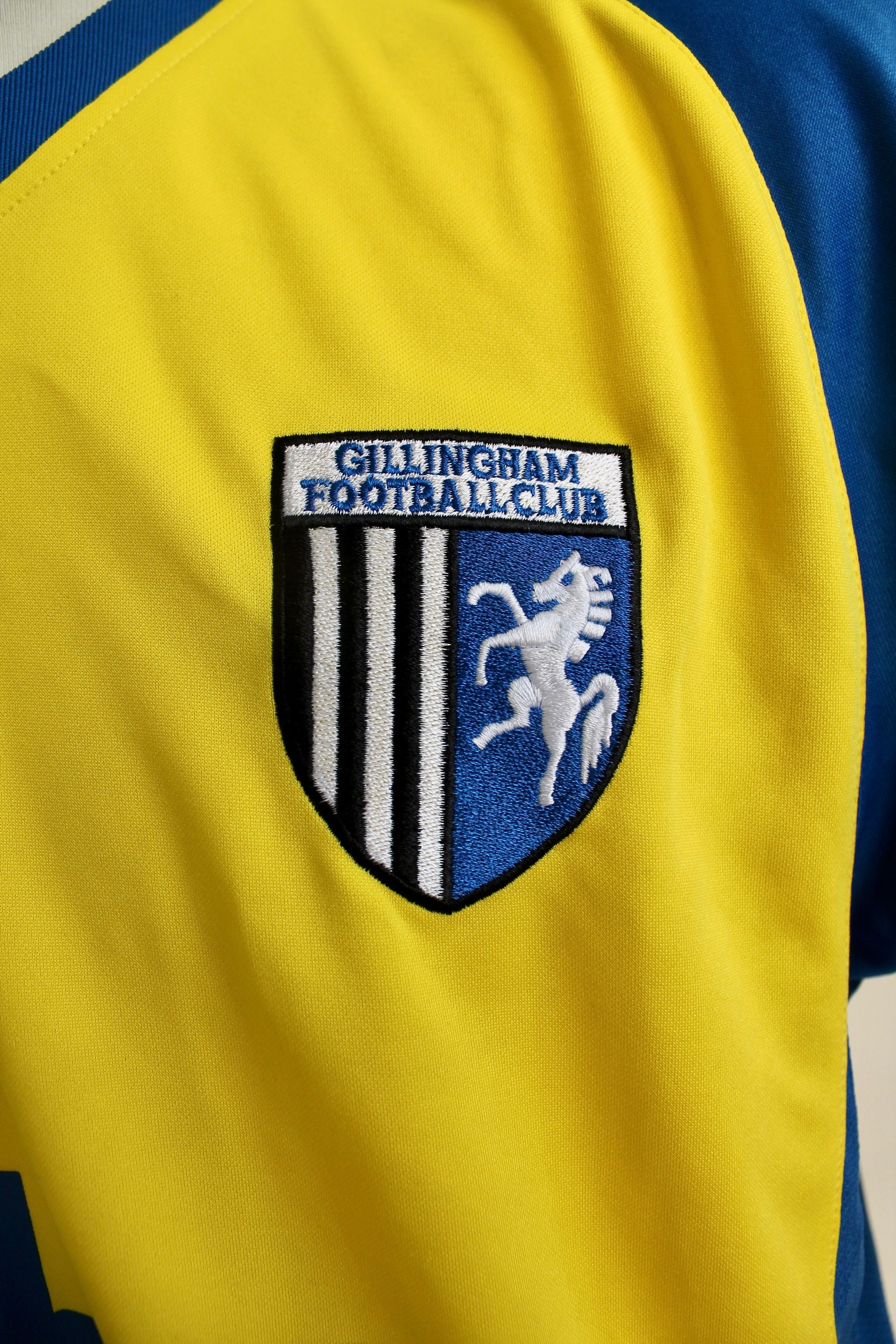 Vintage 2009 2010 Gillingham Away Kit Soccer team Football The Gills Size US L / EU 52-54 / 3 - 3 Thumbnail