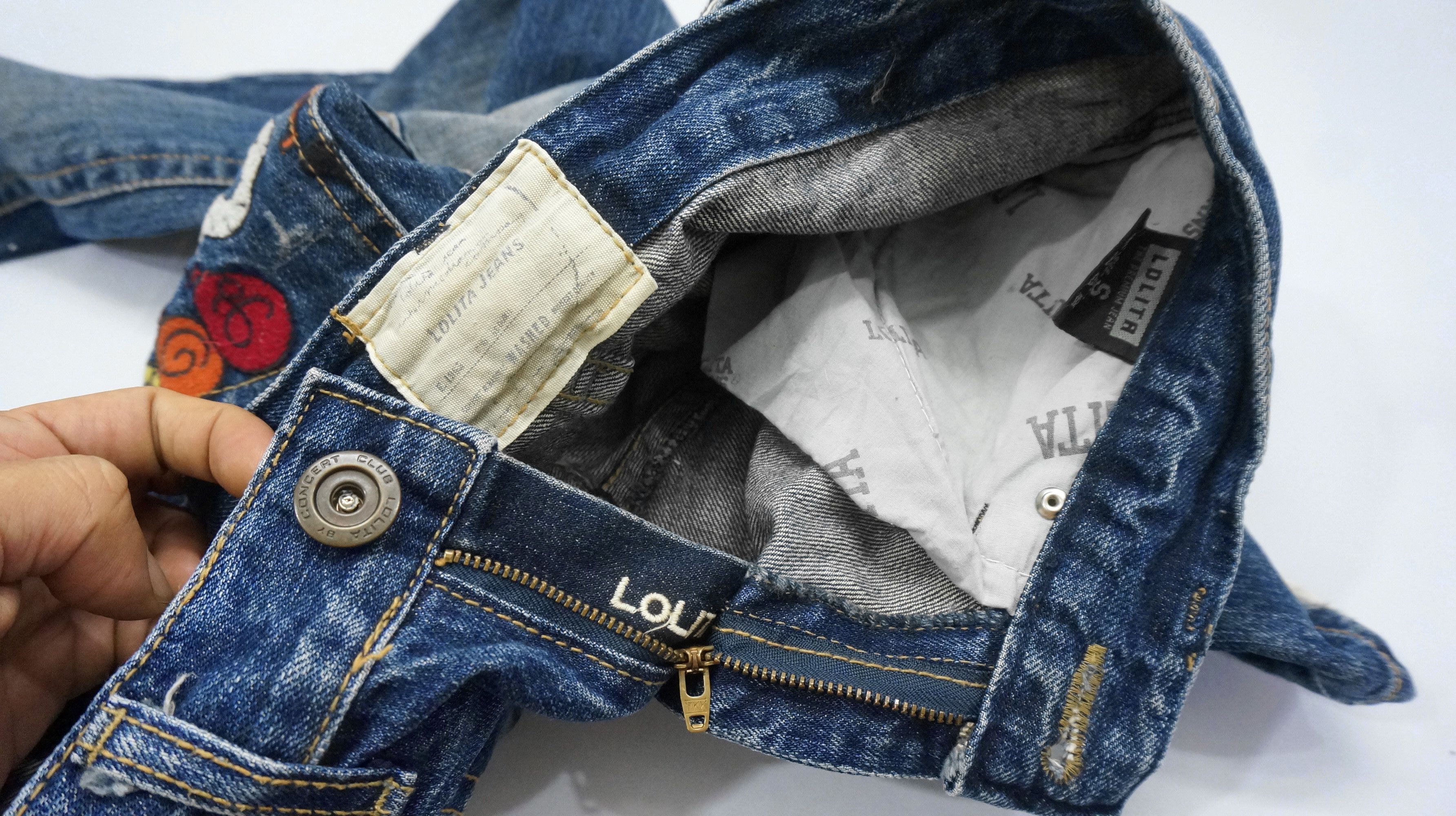 Designer RARE 🔥 YOSHITOMO NARA LOLITA Circus Vintage Jeans Size US 29 - 23 Thumbnail