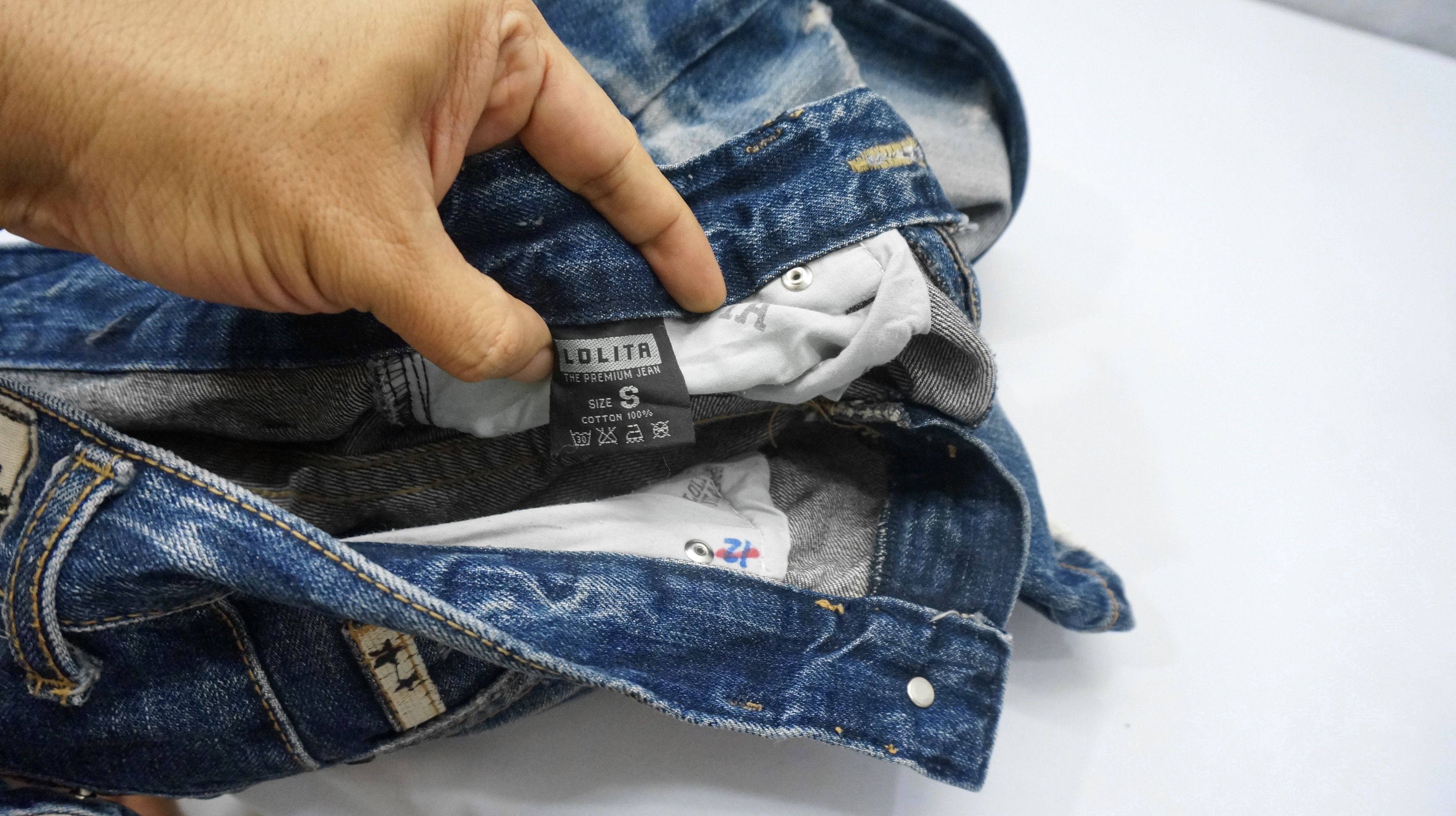 Designer RARE 🔥 YOSHITOMO NARA LOLITA Circus Vintage Jeans Size US 29 - 24 Thumbnail