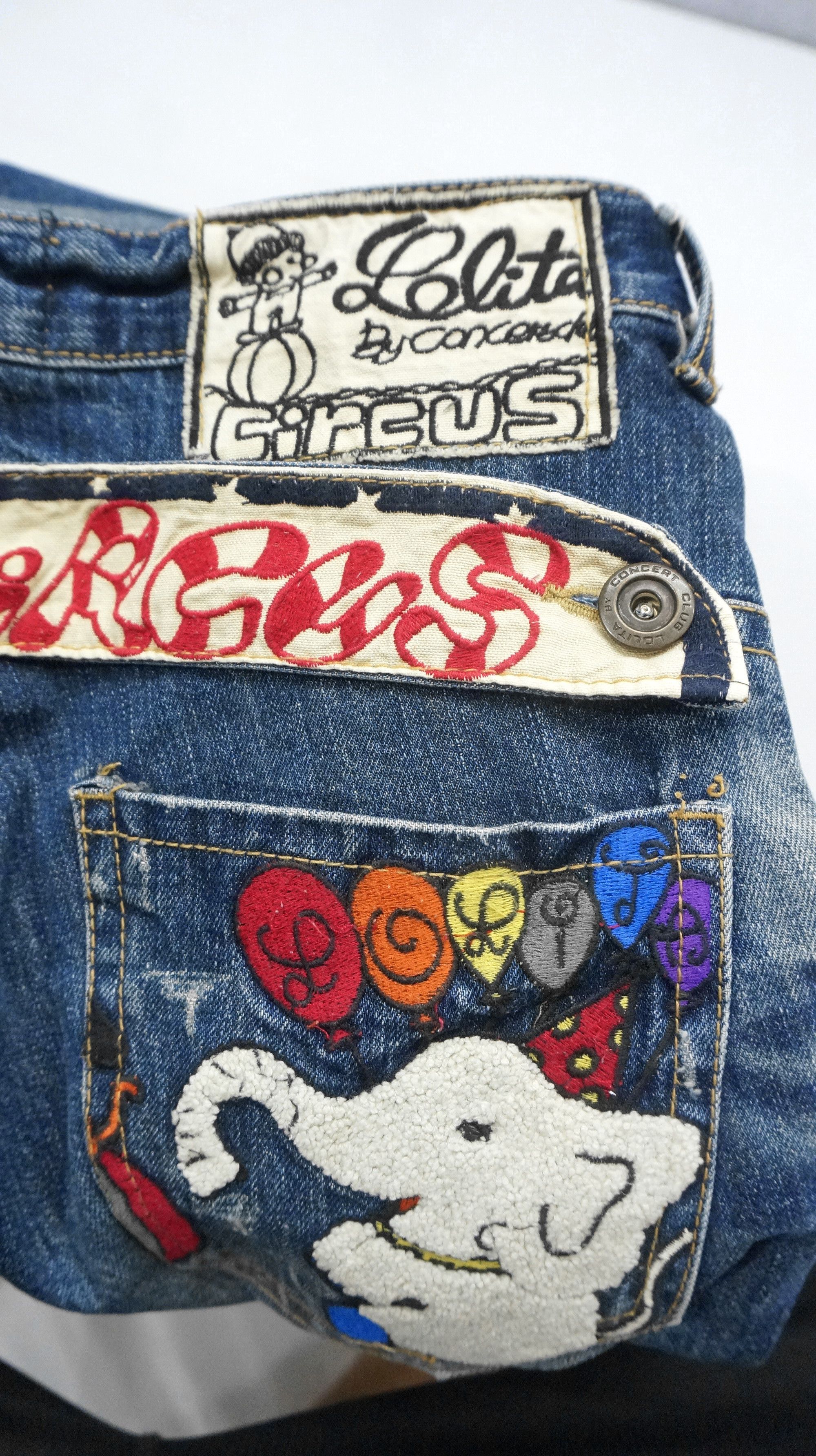 Designer RARE 🔥 YOSHITOMO NARA LOLITA Circus Vintage Jeans Size US 29 - 13 Thumbnail