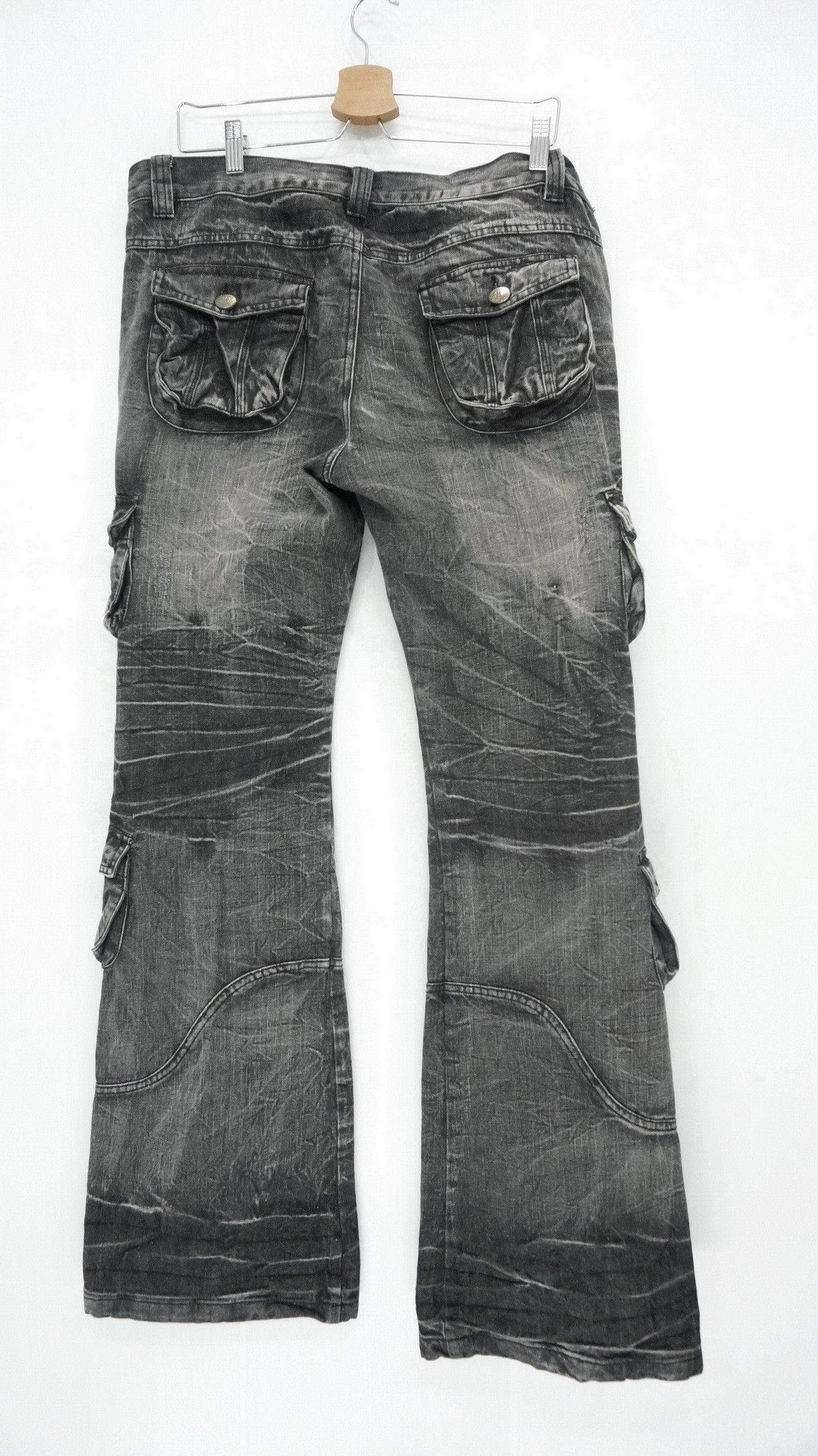 Japanese Brand 🔥LOWBOX🔥 Japan Distressed Lowrise Flared Leg Cargo Jeans Size US 35 - 2 Thumbnail