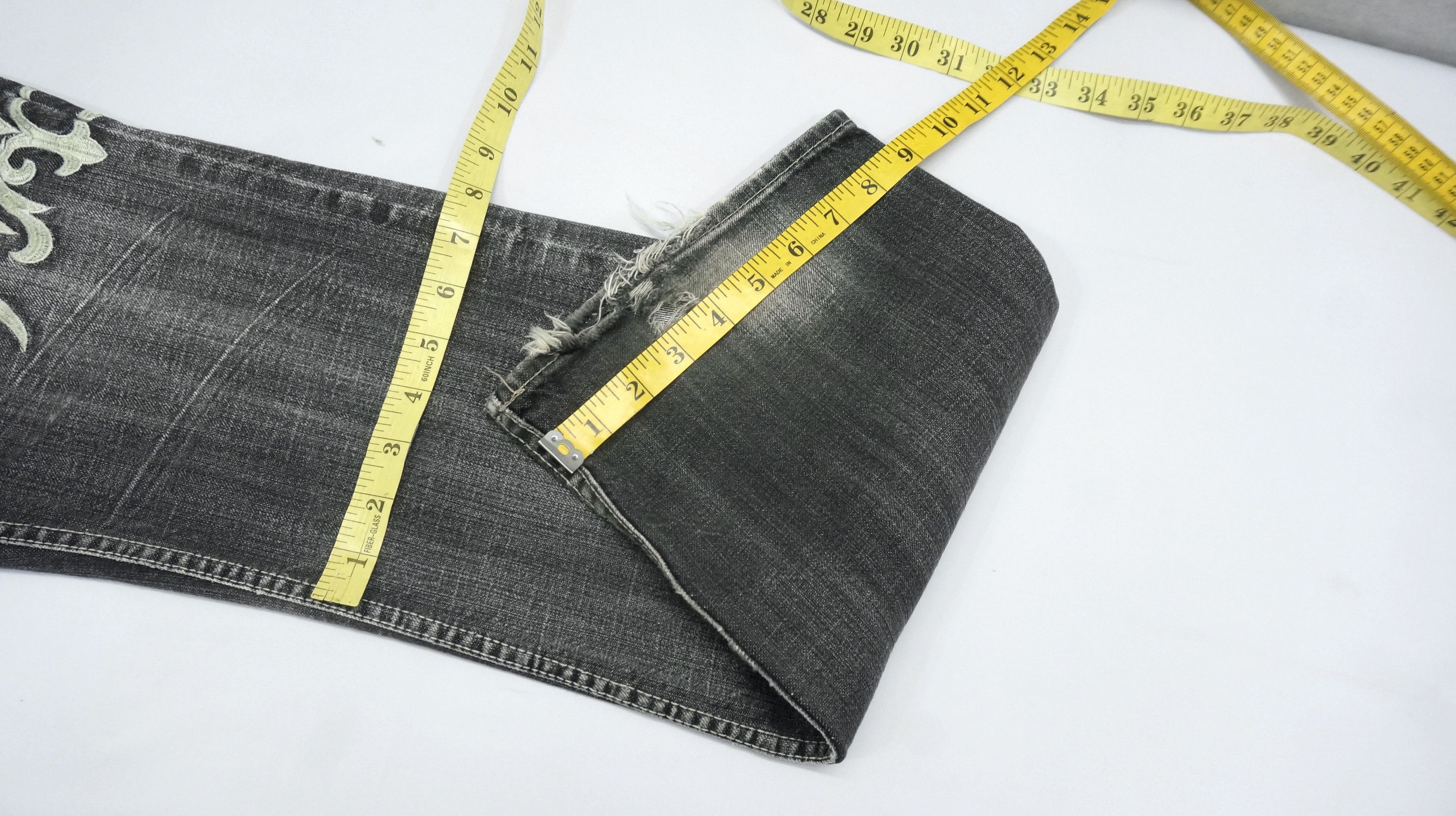 Japanese Brand Flare 🔥 SORRIDERRE Vintage Tattoo Tribal Distressed Jeans Size US 33 - 19 Thumbnail