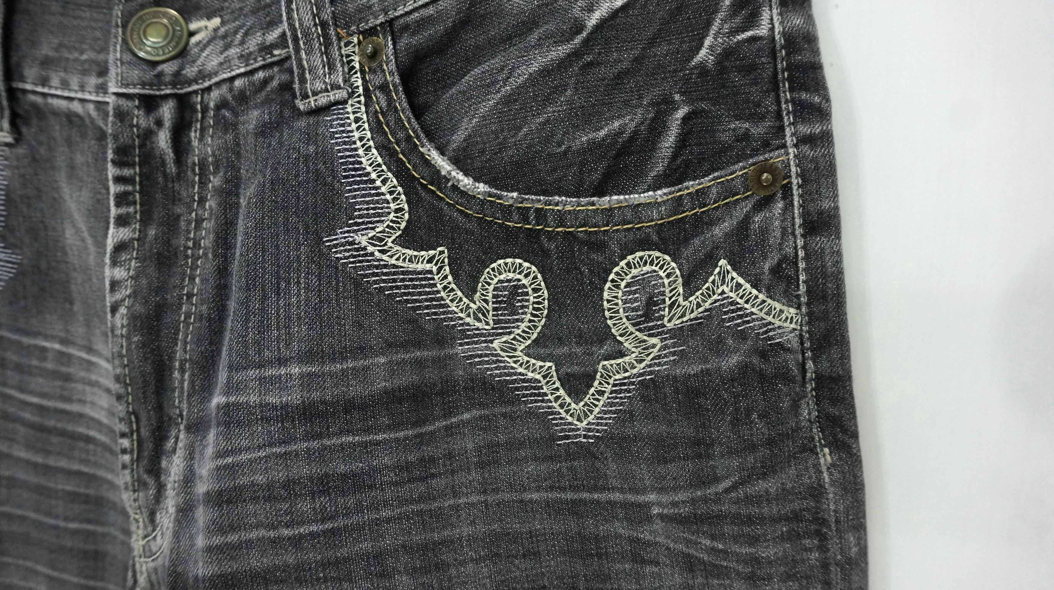 Japanese Brand Flare 🔥 SORRIDERRE Vintage Tattoo Tribal Distressed Jeans Size US 33 - 8 Thumbnail