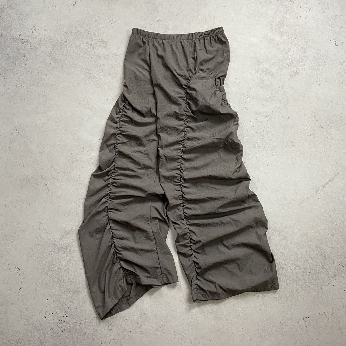 Japanese Brand Archival Pleated Nylon Pants Drill Issey Miyake Style Size 27" / US 4 / IT 40 - 2 Thumbnail