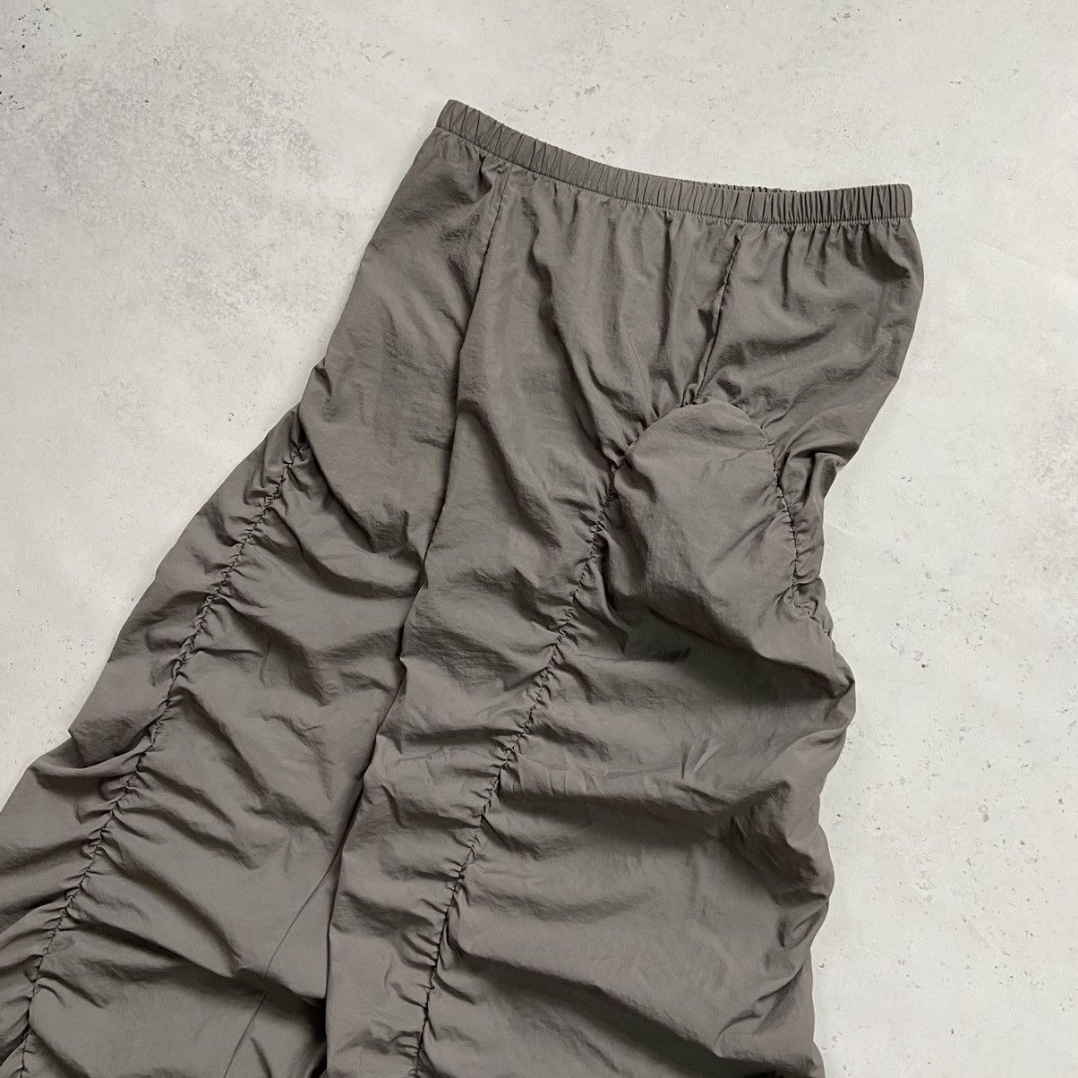 Japanese Brand Archival Pleated Nylon Pants Drill Issey Miyake Style Size 27" / US 4 / IT 40 - 7 Thumbnail