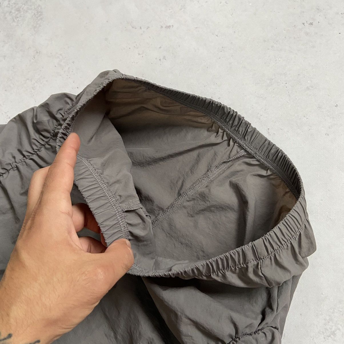 Japanese Brand Archival Pleated Nylon Pants Drill Issey Miyake Style Size 27" / US 4 / IT 40 - 11 Thumbnail