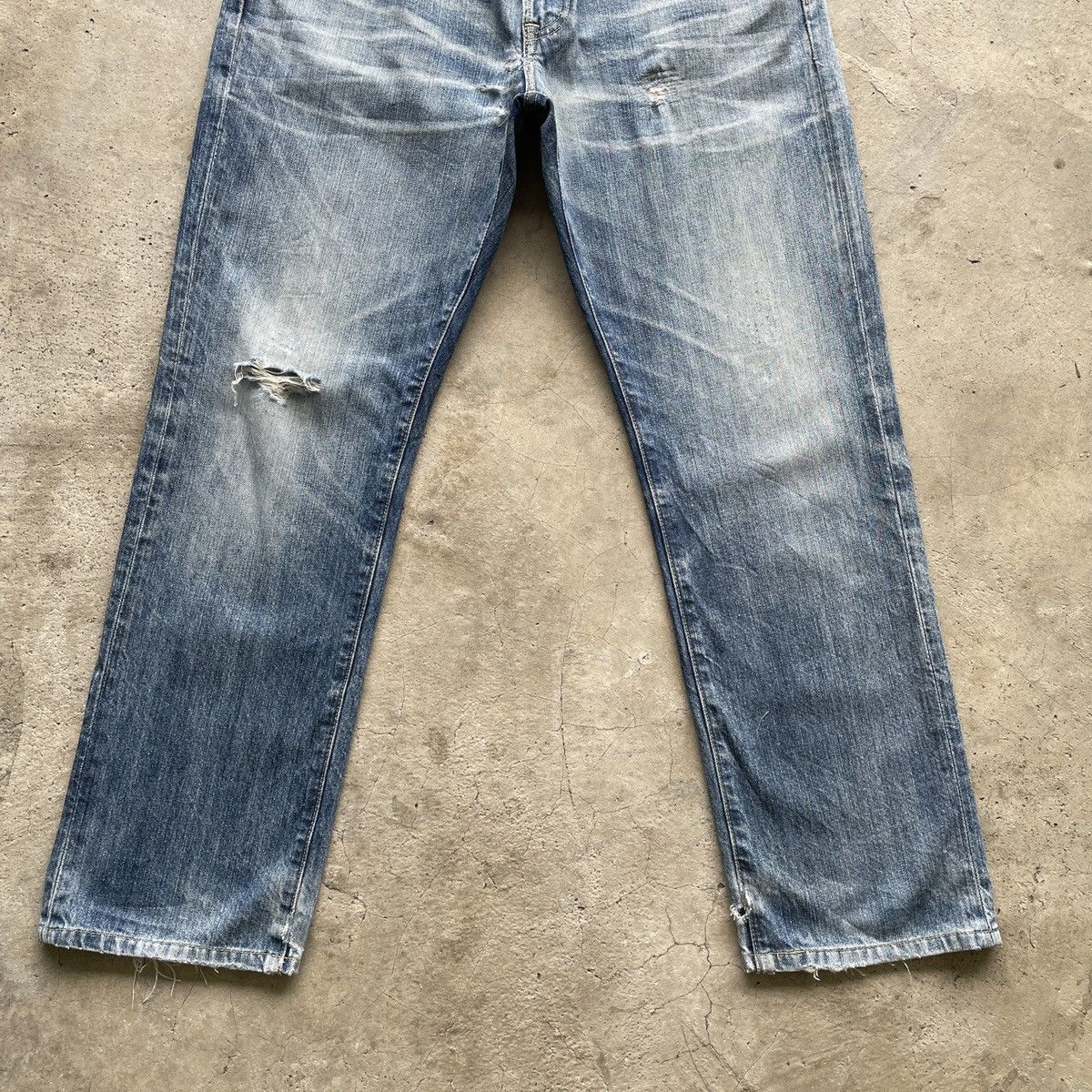 Japanese Brand Vintage Japanese Faded Distressed Denim Jeans Pants W33x30 Size US 33 - 4 Thumbnail