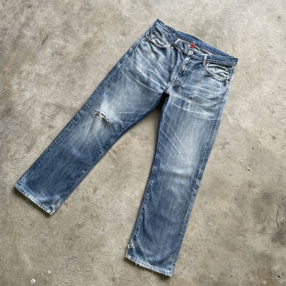 Japanese Brand Vintage Japanese Faded Distressed Denim Jeans Pants W33x30 Size US 33 - 2 Thumbnail
