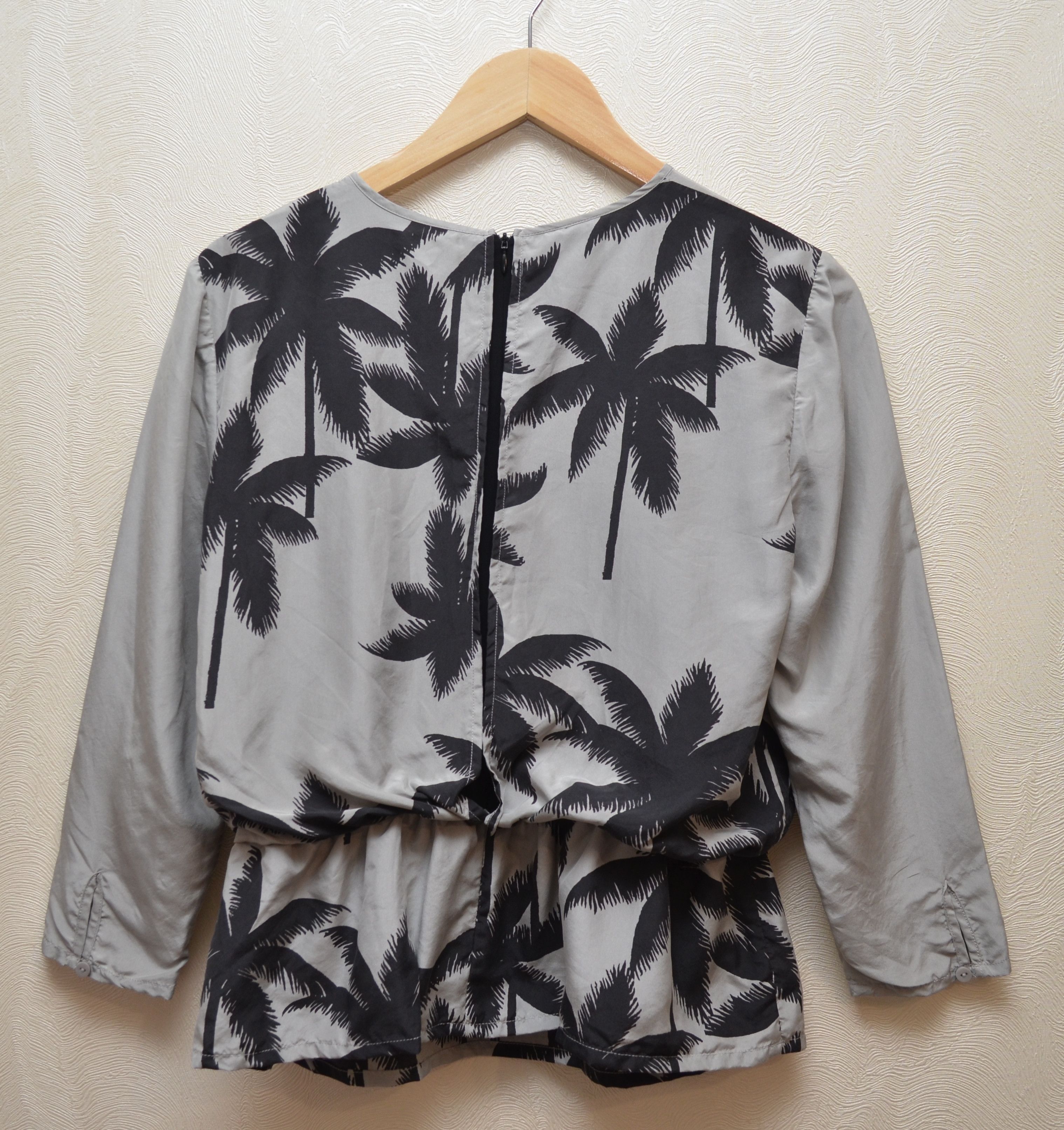 Baum und Pferdgarten Baum Und Pferdgarten 100%Silk Elastic Waist Palm Tree Blouse Size XS / US 0-2 / IT 36-38 - 4 Thumbnail