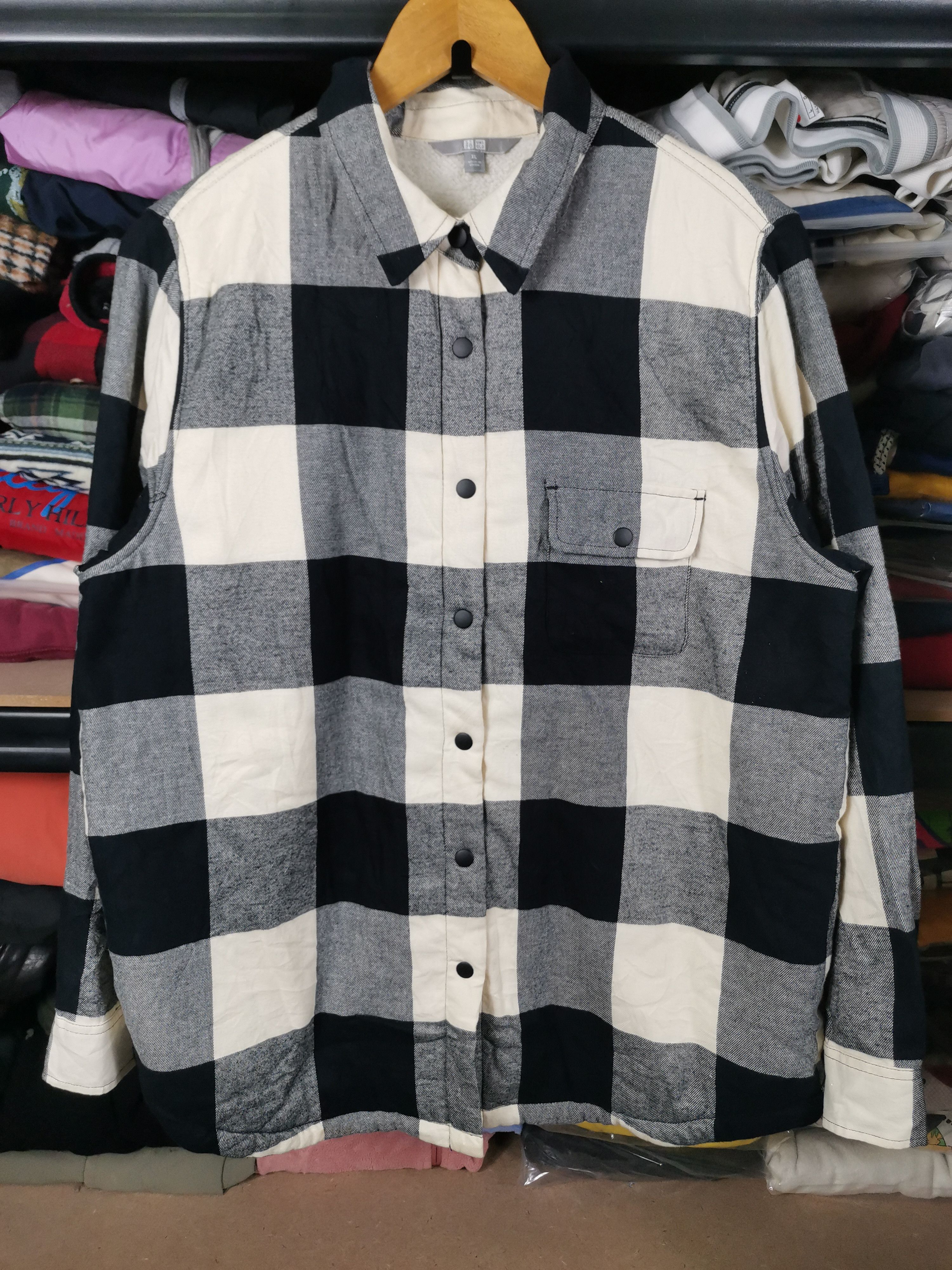 Uniqlo Uniqlo Chekered Linning Fleece Sherpa Flannel Shirt Size US M / EU 48-50 / 2 - 1 Thumbnail