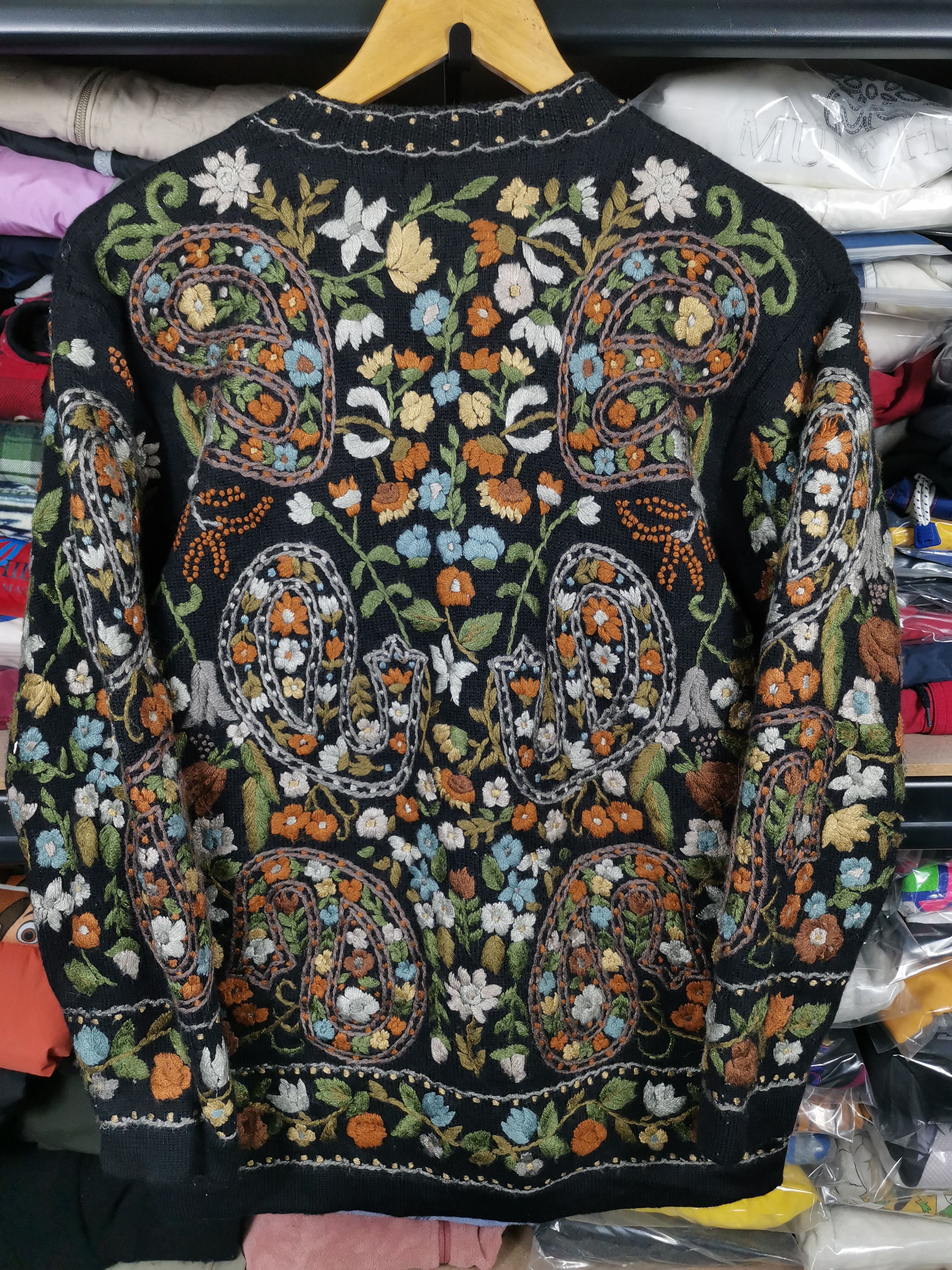 Japanese Brand Vintage Japanese Coloured Full Embroidered Knit Jacket Size US M / EU 48-50 / 2 - 3 Thumbnail