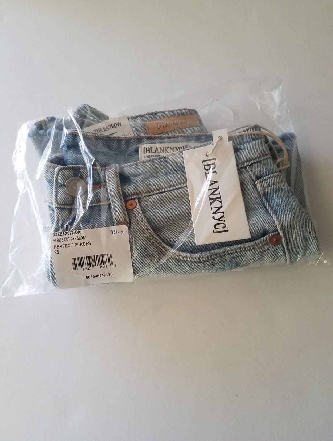 Vintage Blank NYC Vintage High-Rise Distressed Cutoff Denim Shorts Size 25" / US 0 / IT 36 - 5 Thumbnail