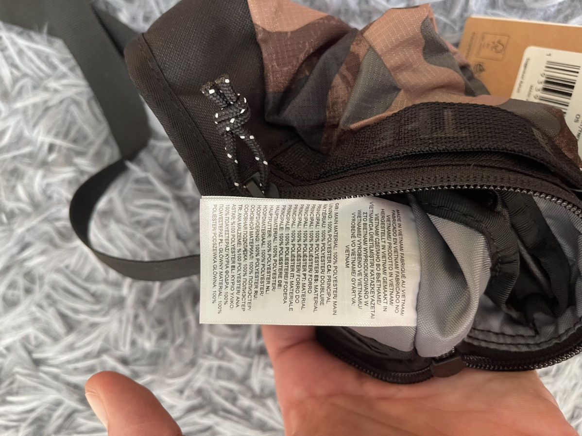 The North Face The North Face TNF camo mini messenger gorpcore style bag Size ONE SIZE - 10 Thumbnail