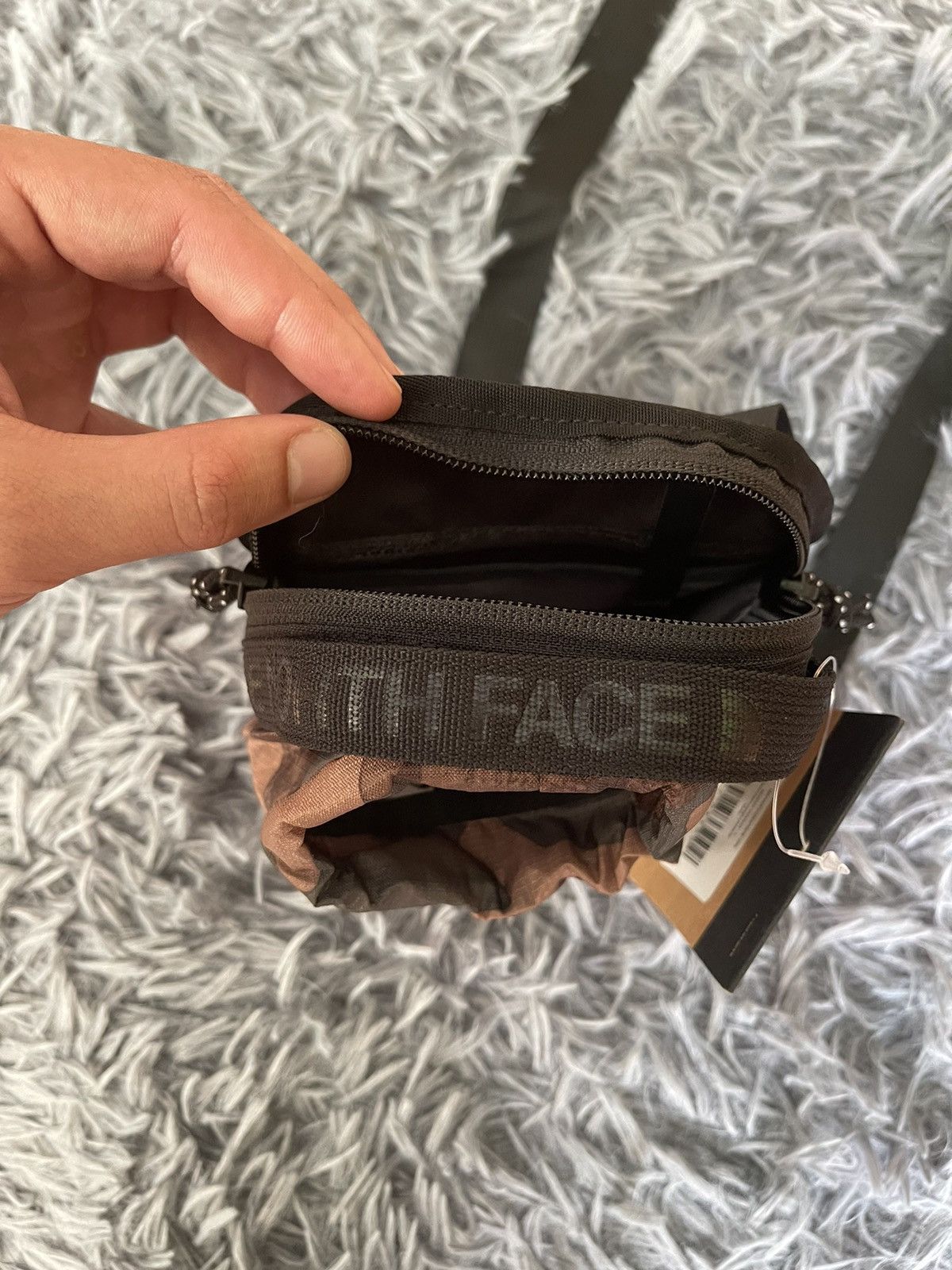 The North Face The North Face TNF camo mini messenger gorpcore style bag Size ONE SIZE - 3 Thumbnail