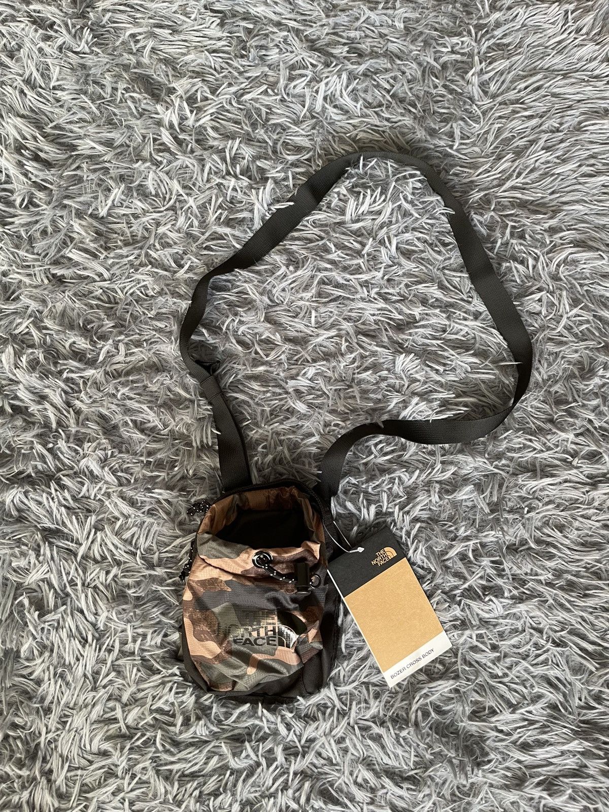The North Face The North Face TNF camo mini messenger gorpcore style bag Size ONE SIZE - 1 Thumbnail