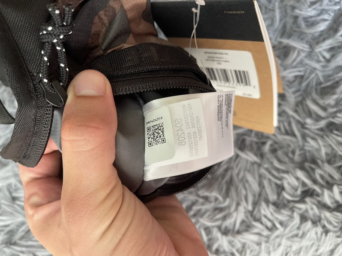 The North Face The North Face TNF camo mini messenger gorpcore style bag Size ONE SIZE - 7 Thumbnail