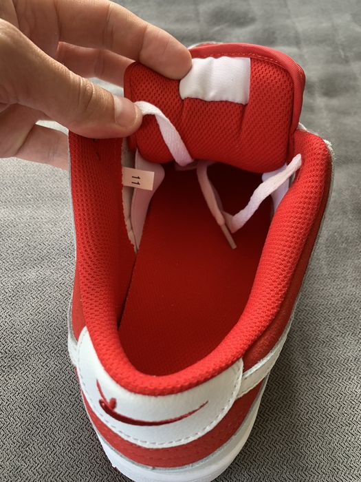 sb dunks red and white