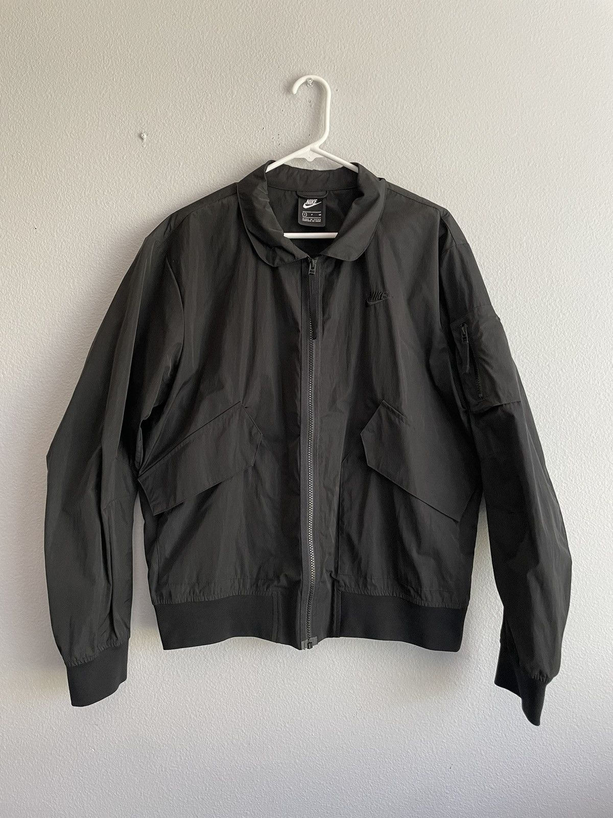 Nike Nike lightweight Utility Bomber Jacket Size US S / EU 44-46 / 1 - 1 Thumbnail