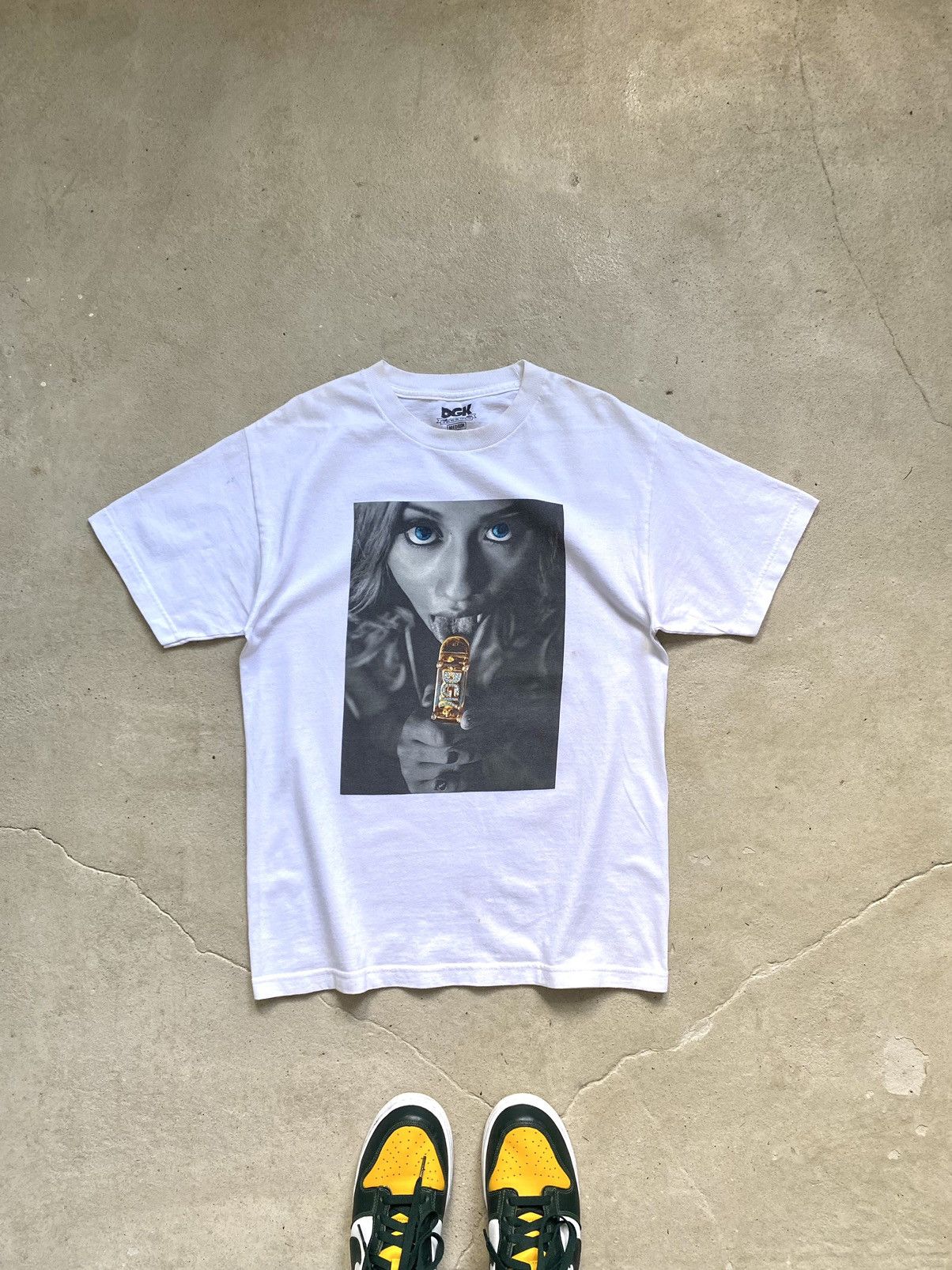 DGK Rare! Vintage Sexy Girl DGK T Shirt Hook Ups Size US M / EU 48-50 / 2 - 1 Thumbnail