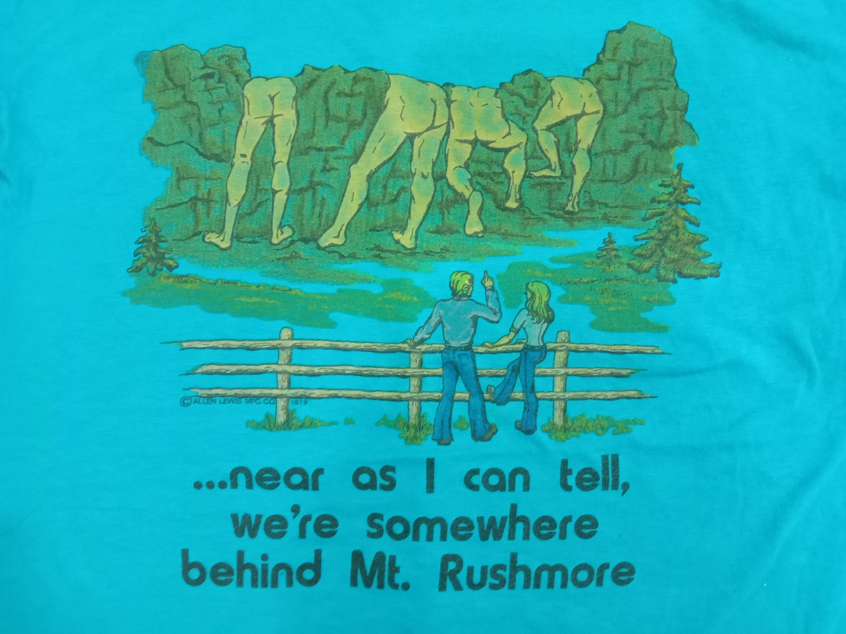 Vintage VINTAGE 70s 1979 Naked Giant Behind Mt. Rushmore Size US M / EU 48-50 / 2 - 1 Thumbnail