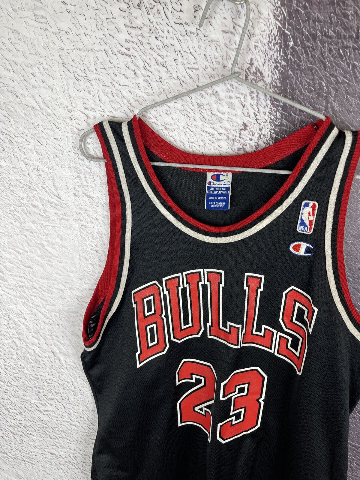 Champion Champion Authentic Chicago Bulls #23 Jordan jersey size 40 Size US S / EU 44-46 / 1 - 3 Thumbnail