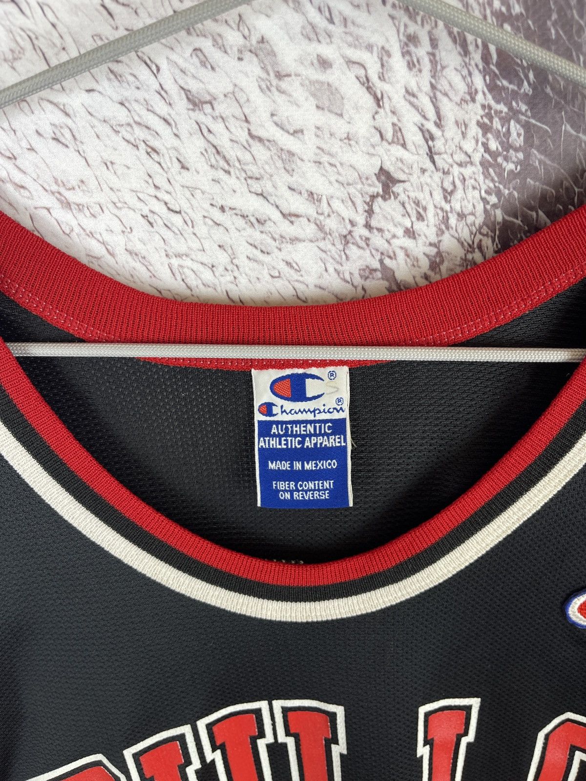 Champion Champion Authentic Chicago Bulls #23 Jordan jersey size 40 Size US S / EU 44-46 / 1 - 6 Thumbnail