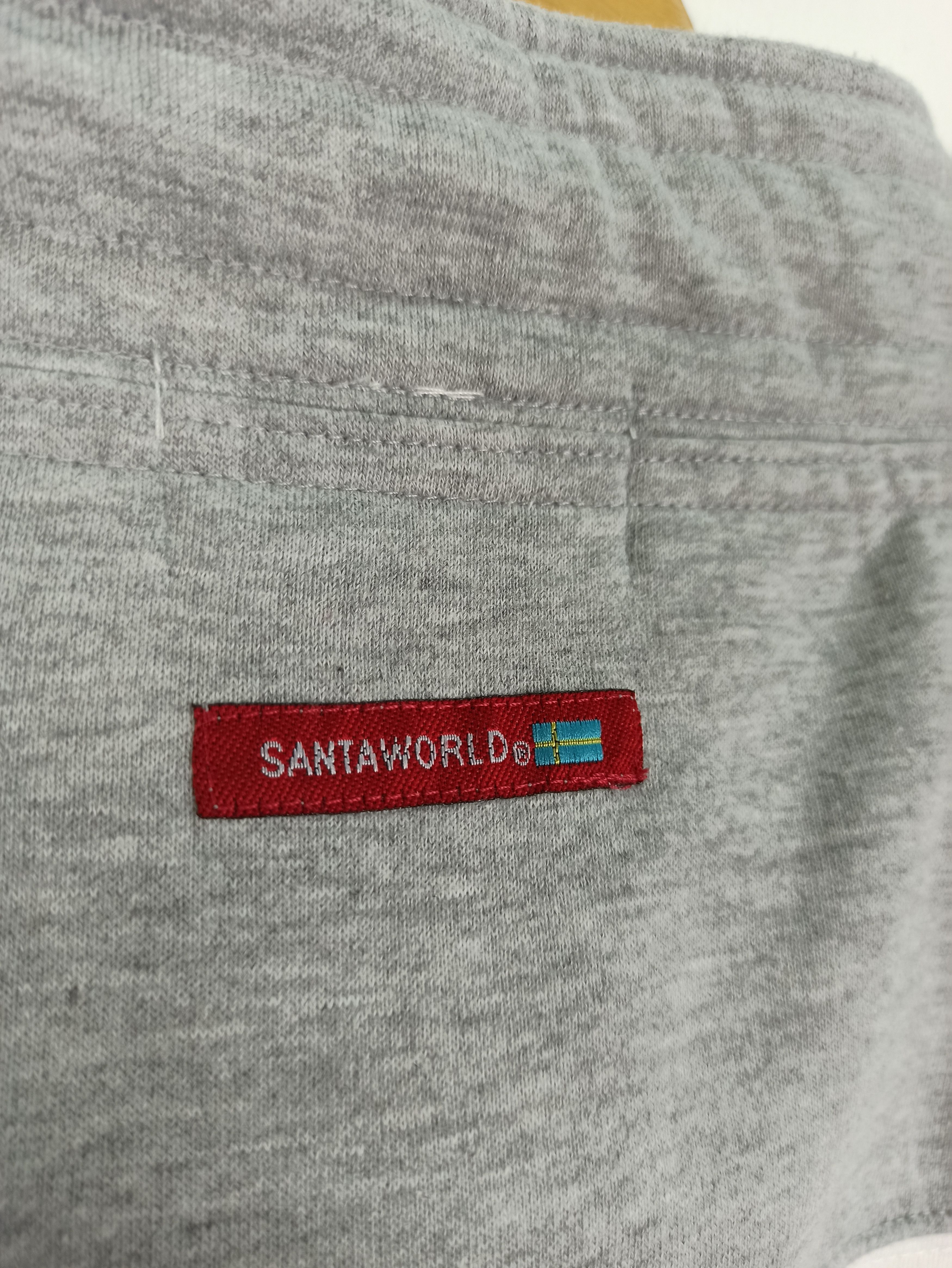 Japanese Brand Vintage Santa World Sweden Sweatshirts (c38) Size US L / EU 52-54 / 3 - 5 Thumbnail