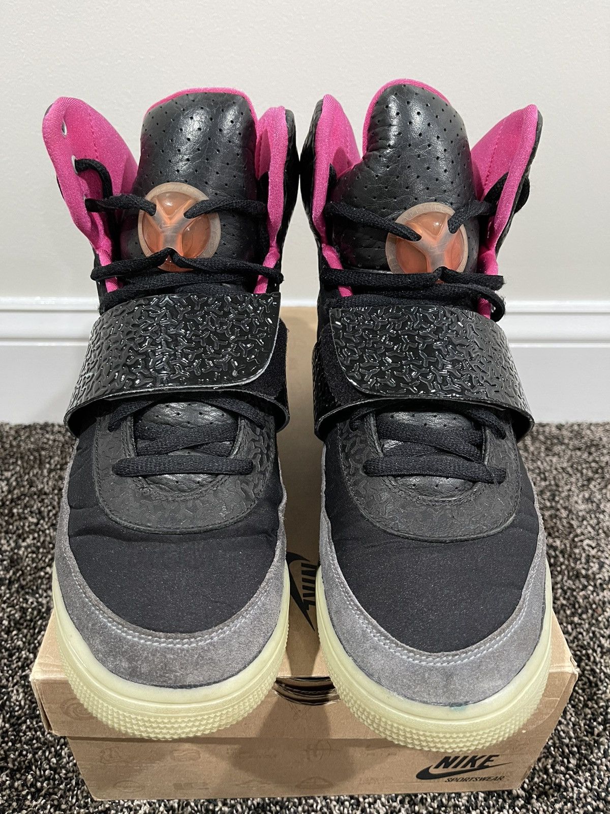 Kanye West × Nike Nike Air Yeezy 1 Blink 2009 Kanye West Sneaker Size US 10.5 / EU 43-44 - 3 Thumbnail