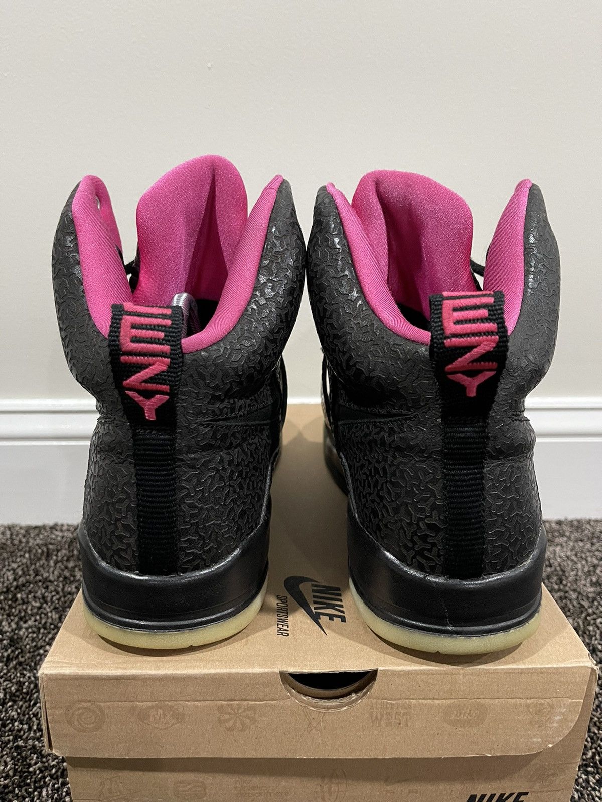 Kanye West × Nike Nike Air Yeezy 1 Blink 2009 Kanye West Sneaker Size US 10.5 / EU 43-44 - 5 Thumbnail