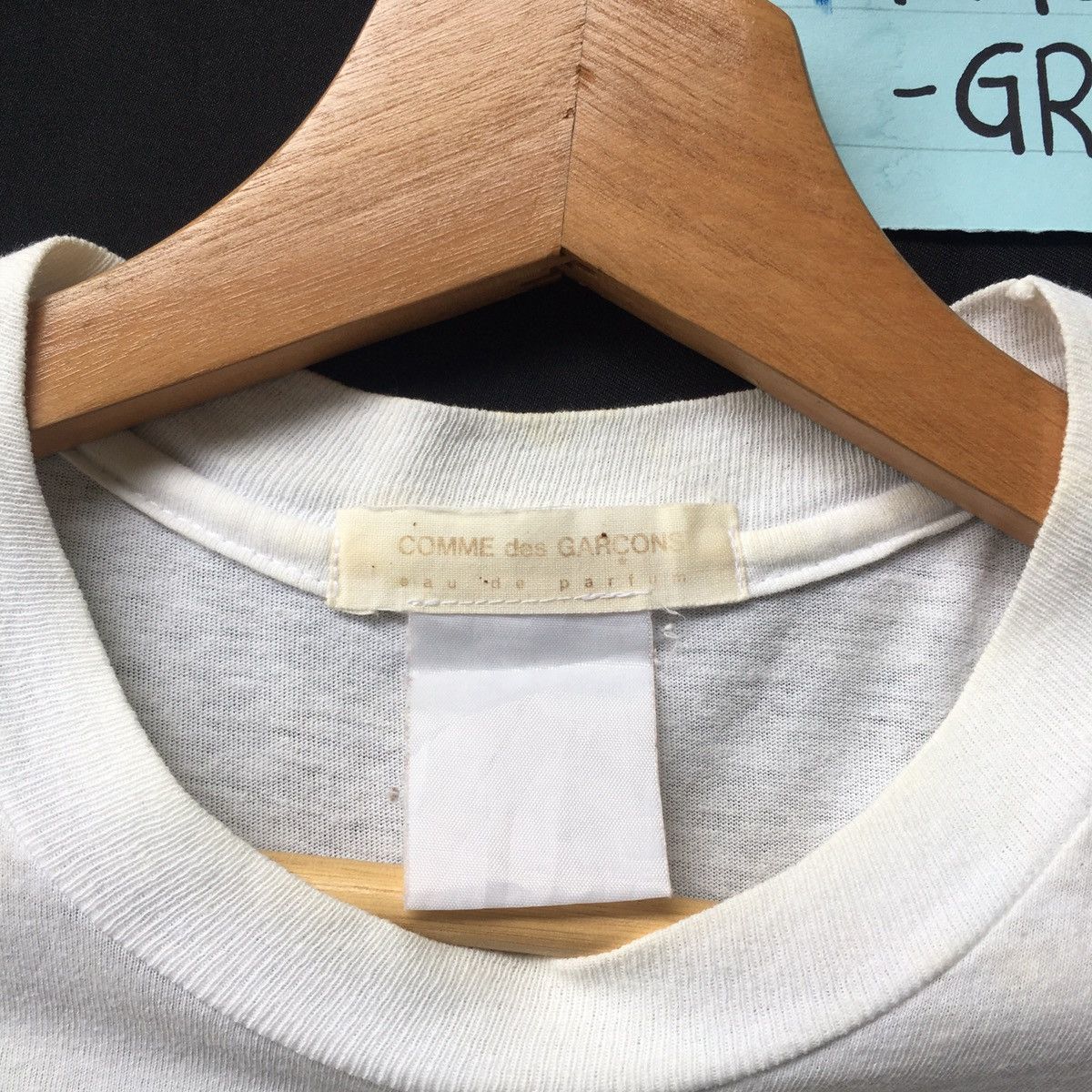 Comme des Garcons Rare Vintage CDG Comme Des Garcons Red Velvet Parfums Tee Size US S / EU 44-46 / 1 - 8 Thumbnail
