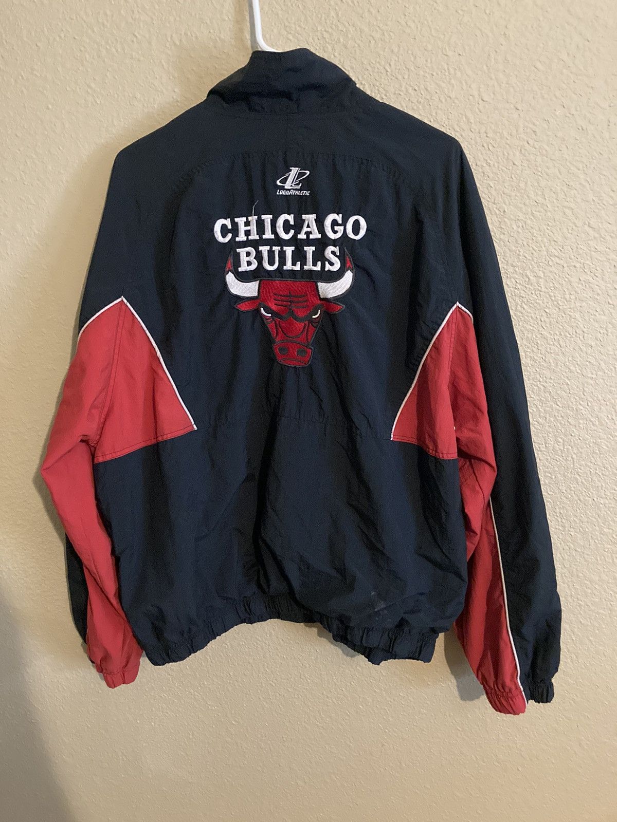 NBA Vintage Chicago Bulls Logo Athletic Windbreaker Jacket Size US L / EU 52-54 / 3 - 2 Thumbnail