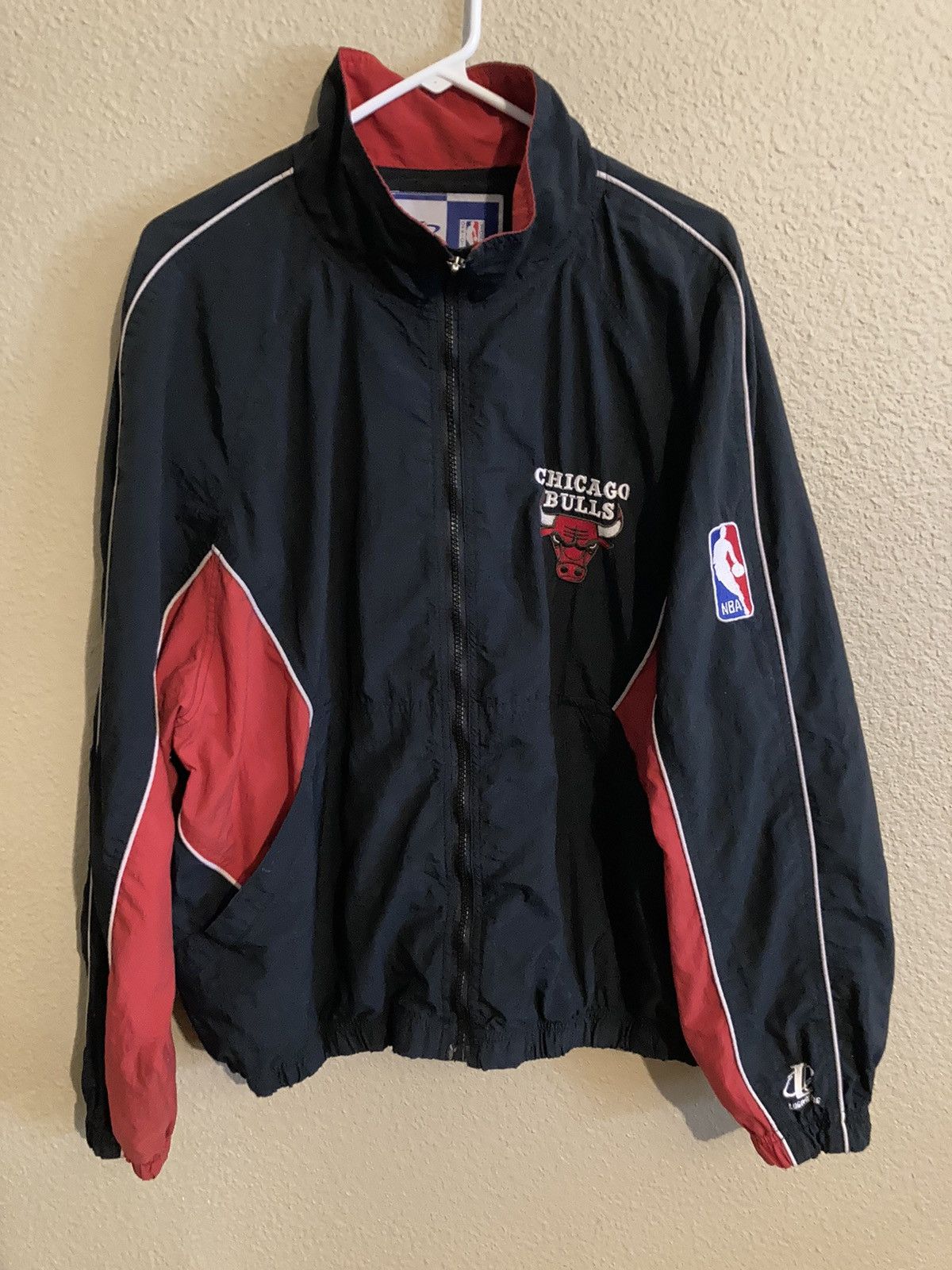 NBA Vintage Chicago Bulls Logo Athletic Windbreaker Jacket Size US L / EU 52-54 / 3 - 6 Thumbnail