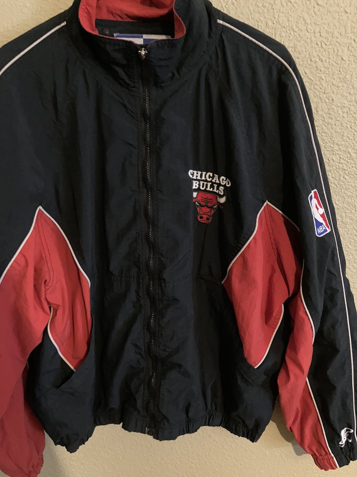 NBA Vintage Chicago Bulls Logo Athletic Windbreaker Jacket Size US L / EU 52-54 / 3 - 4 Thumbnail