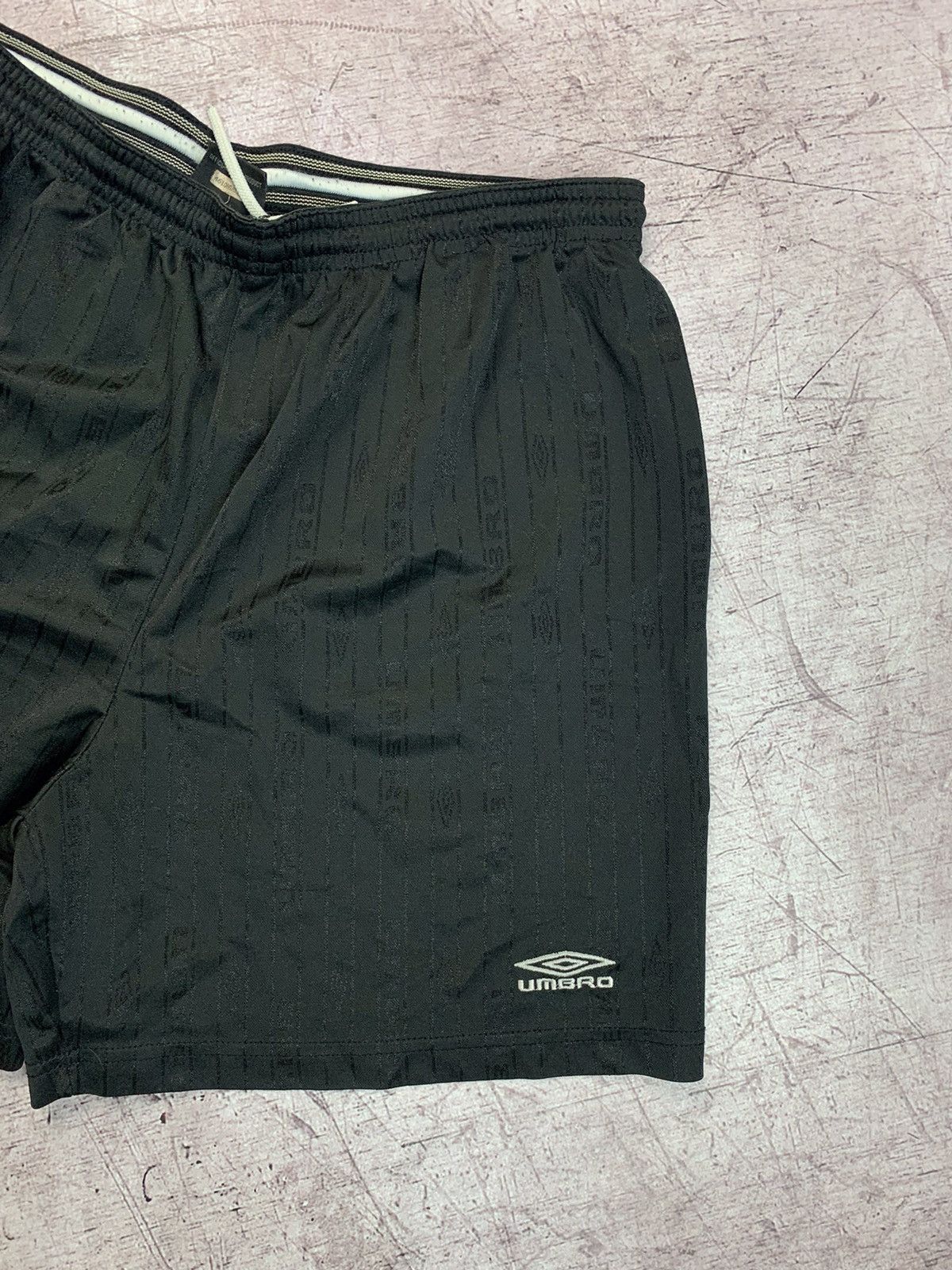 Umbro Umbro Vintage Y2K Shorts Size US 34 / EU 50 - 4 Thumbnail