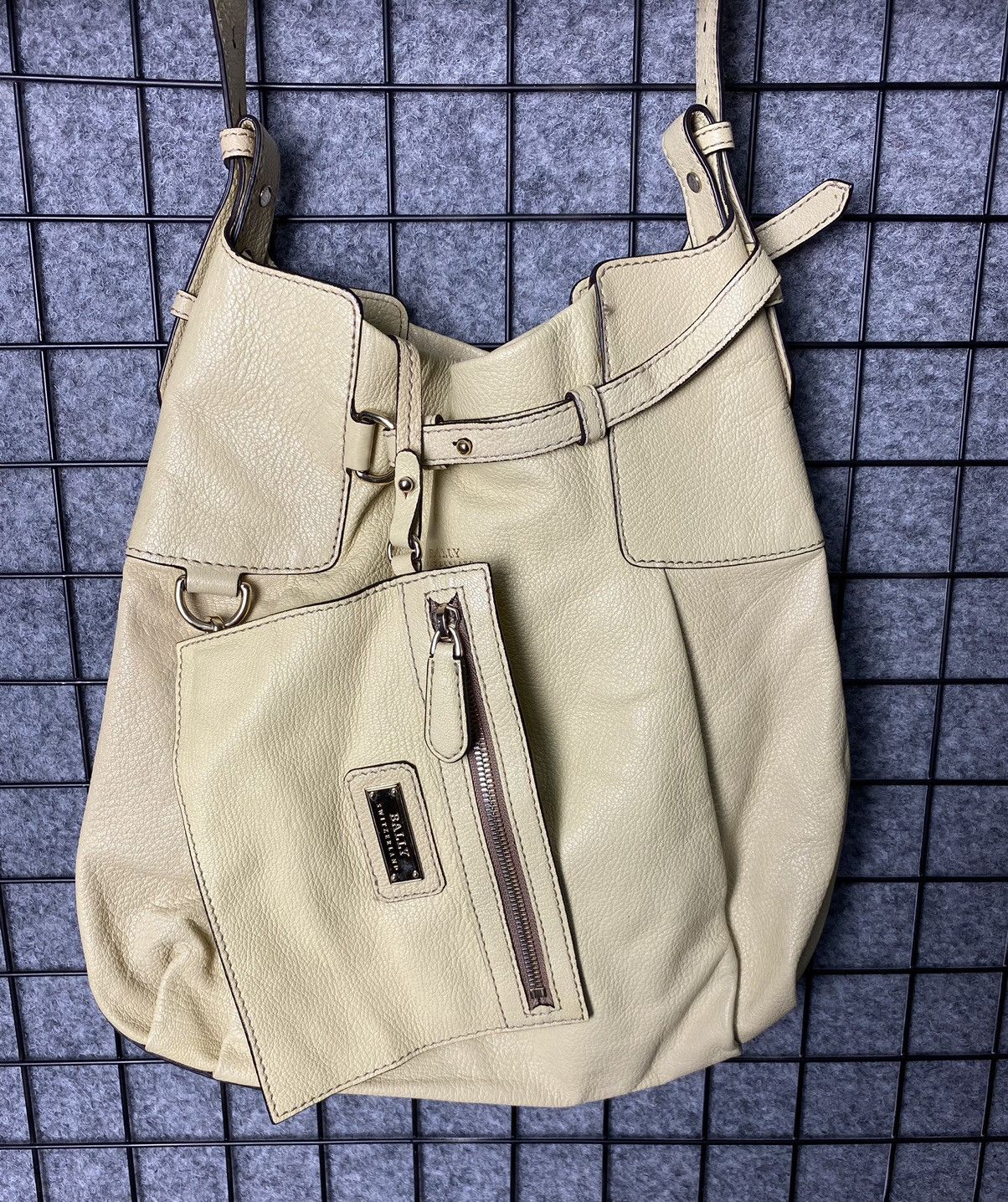 Bally Bally Vintage Genuine Leather Hobo Bag Size OS Size ONE SIZE - 4 Thumbnail