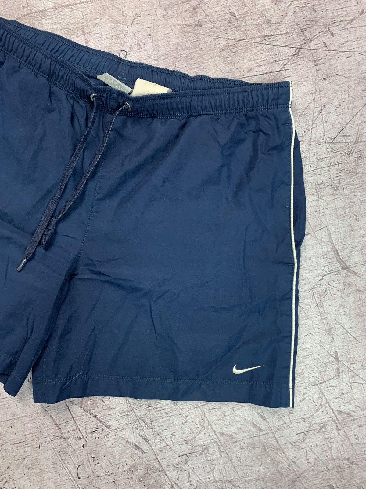 Nike Vintage Nike Nylon Shorts Size US 32 / EU 48 - 5 Thumbnail