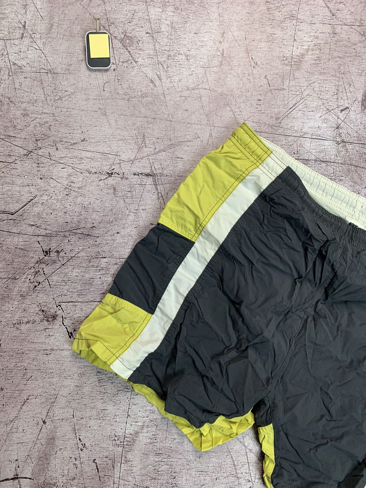 Nike 90s Vintage Nike Nylon Shorts Size US 32 / EU 48 - 4 Thumbnail