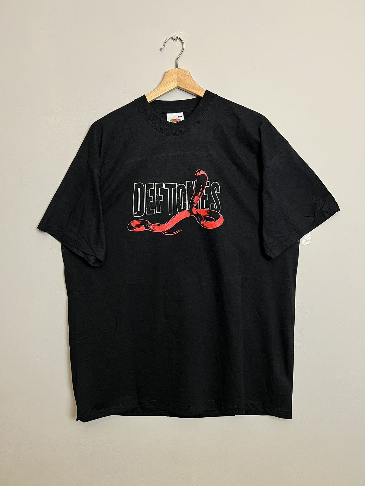 image of 00S Deftones Snake Cobra Vintage Numetal Band Tees Grail in Black, Men's (Size XL)