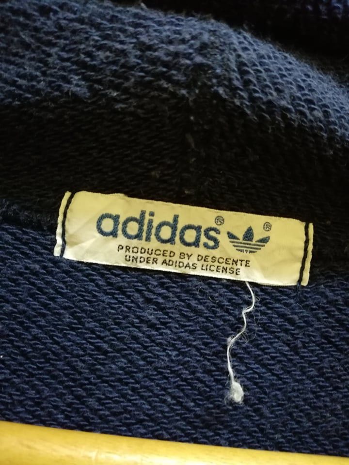 Adidas Vintage Adidas 90s Hoodie Small logo (code 17) Size US L / EU 52-54 / 3 - 8 Thumbnail