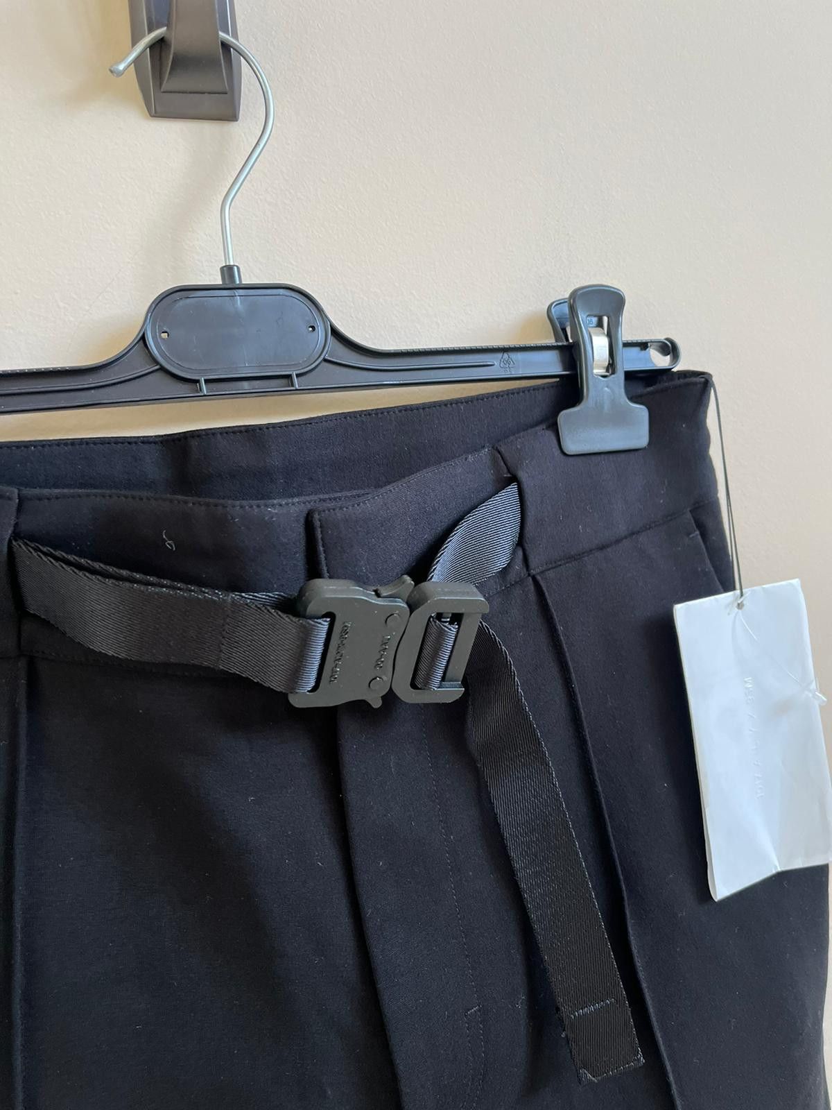 Alyx SS20 Classic Buckle Trousers in Black Size US 30 / EU 46 - 5 Thumbnail