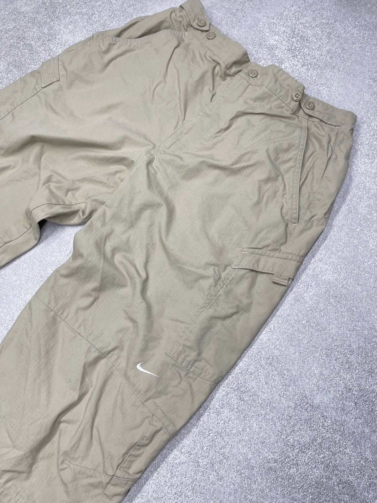 Nike Vintage Nike Cargo Breeches Shorts Beige Y2K Drill TN Size L Size US 34 / EU 50 - 4 Thumbnail