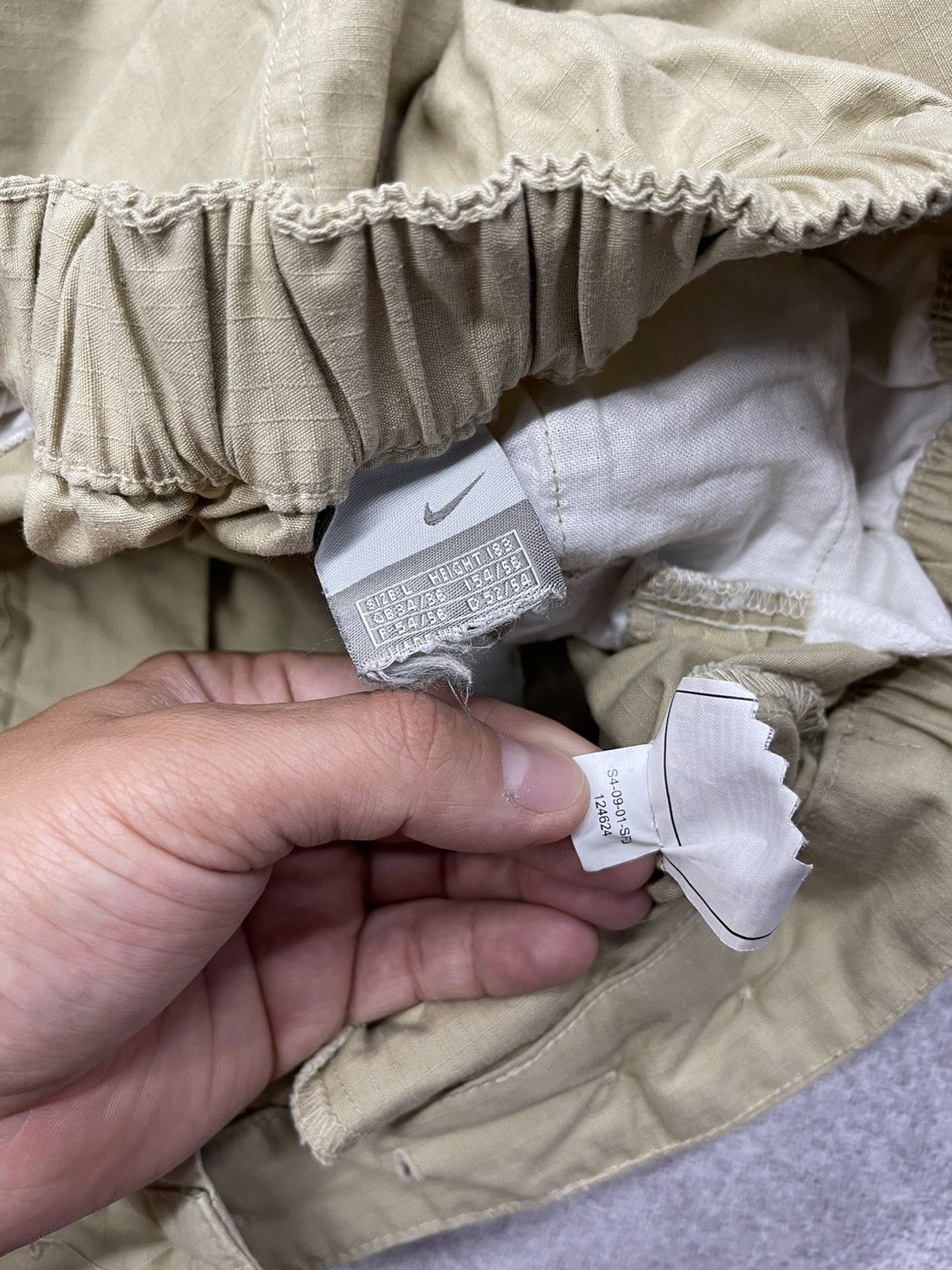 Nike Vintage Nike Cargo Breeches Shorts Beige Y2K Drill TN Size L Size US 34 / EU 50 - 9 Thumbnail