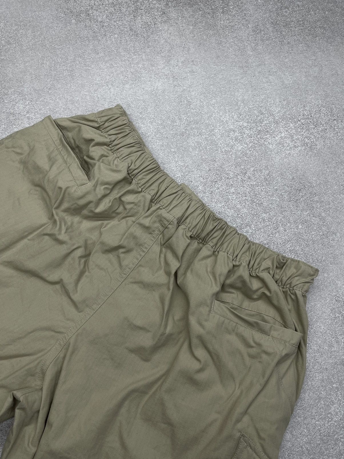 Nike Vintage Nike Cargo Breeches Shorts Beige Y2K Drill TN Size L Size US 34 / EU 50 - 6 Thumbnail