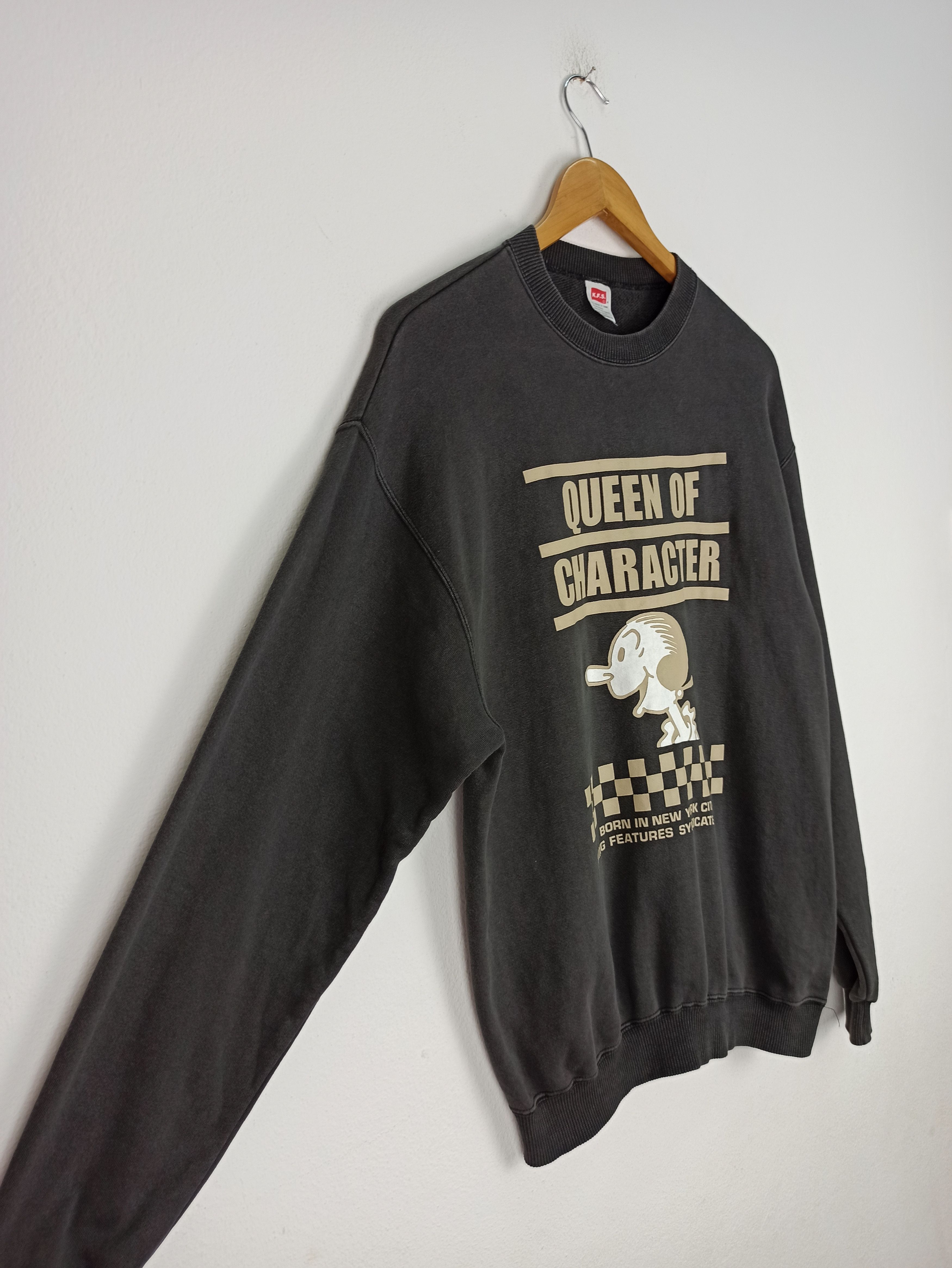 Cartoon Network Vintage Queen of Character sweatshirt by K.F.S (c46) Size US M / EU 48-50 / 2 - 3 Thumbnail