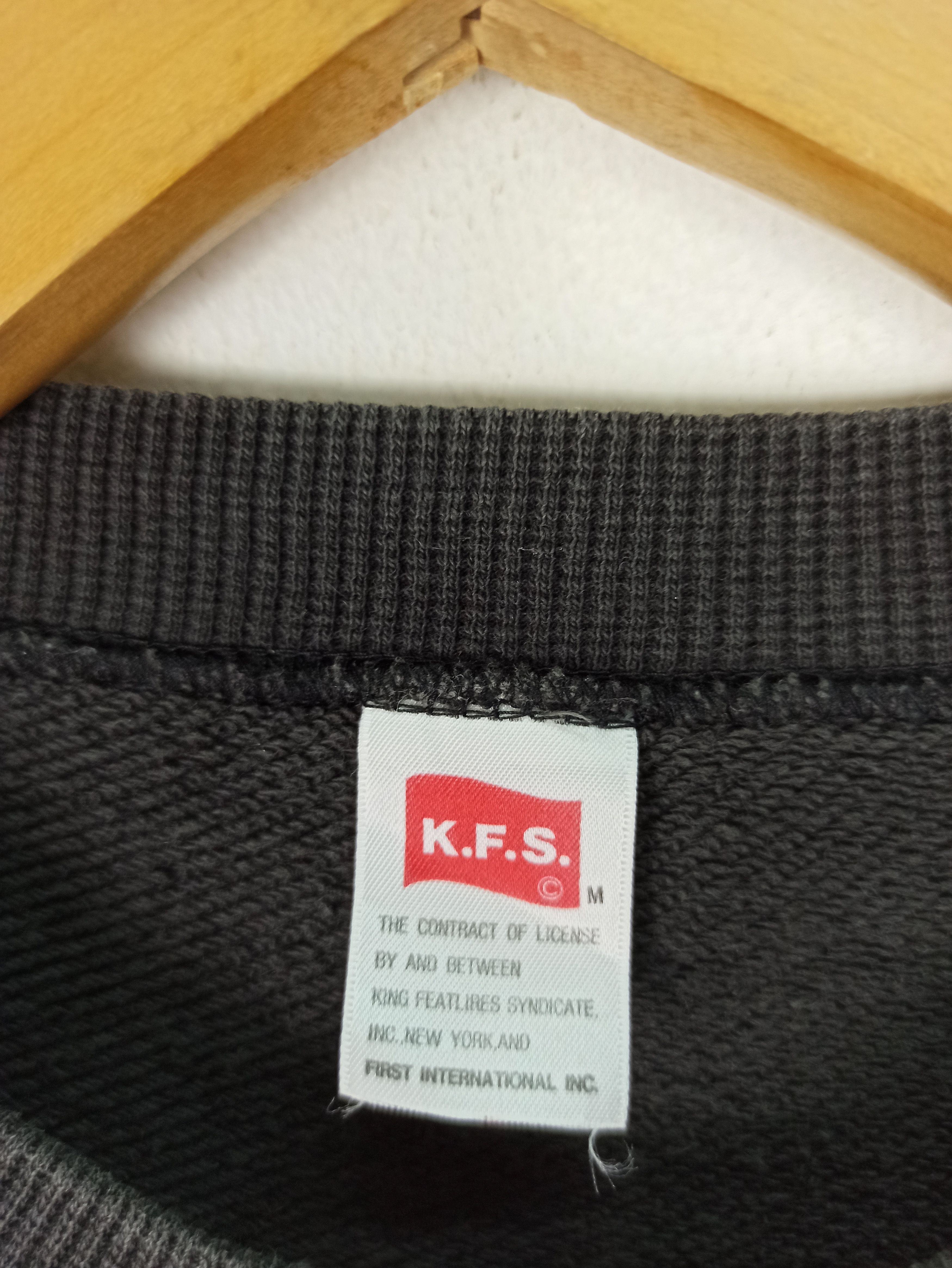 Cartoon Network Vintage Queen of Character sweatshirt by K.F.S (c46) Size US M / EU 48-50 / 2 - 5 Thumbnail