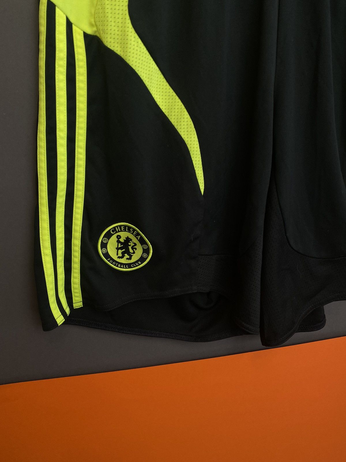 Vintage Chelsea Football Soccer shorts vintage adidas Size US 34 / EU 50 - 2 Thumbnail