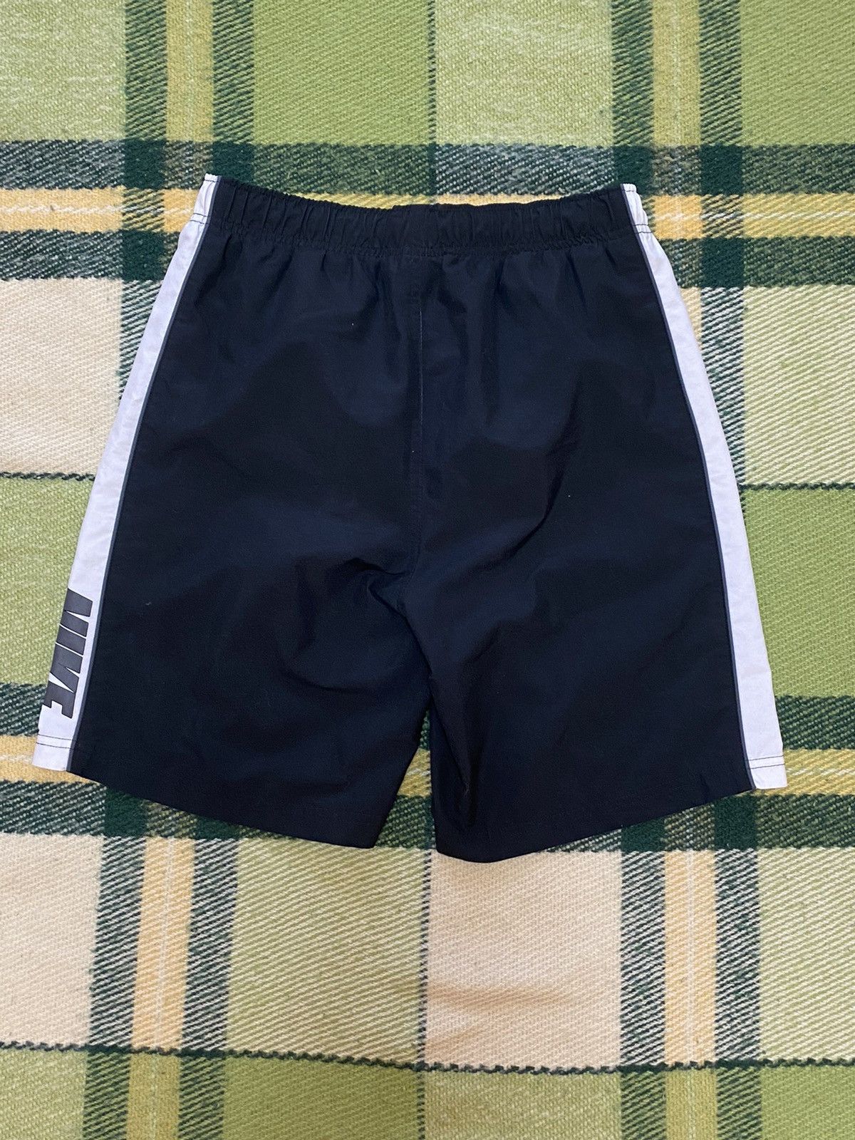 Nike Vintage Nike shorts streetwear swoosh casual y2k size S Size US 30 / EU 46 - 4 Thumbnail