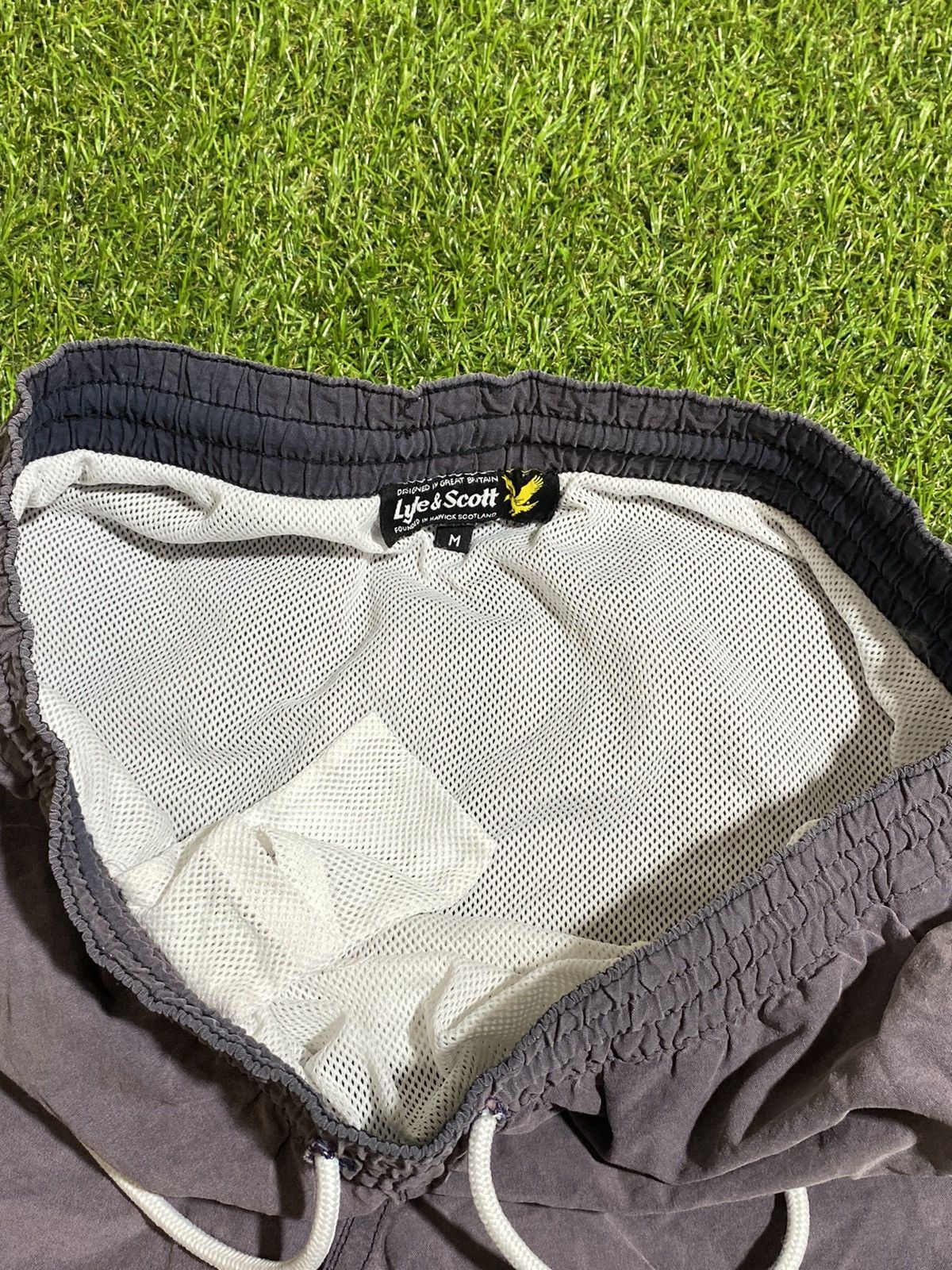 Lyle & Scott Vintage Lyle&Scott nylon shorts casual faded size M Size US 32 / EU 48 - 4 Thumbnail